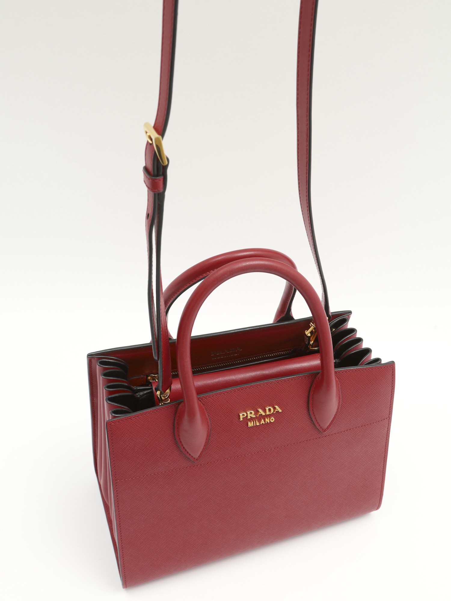 Prada Biblioteque 5
