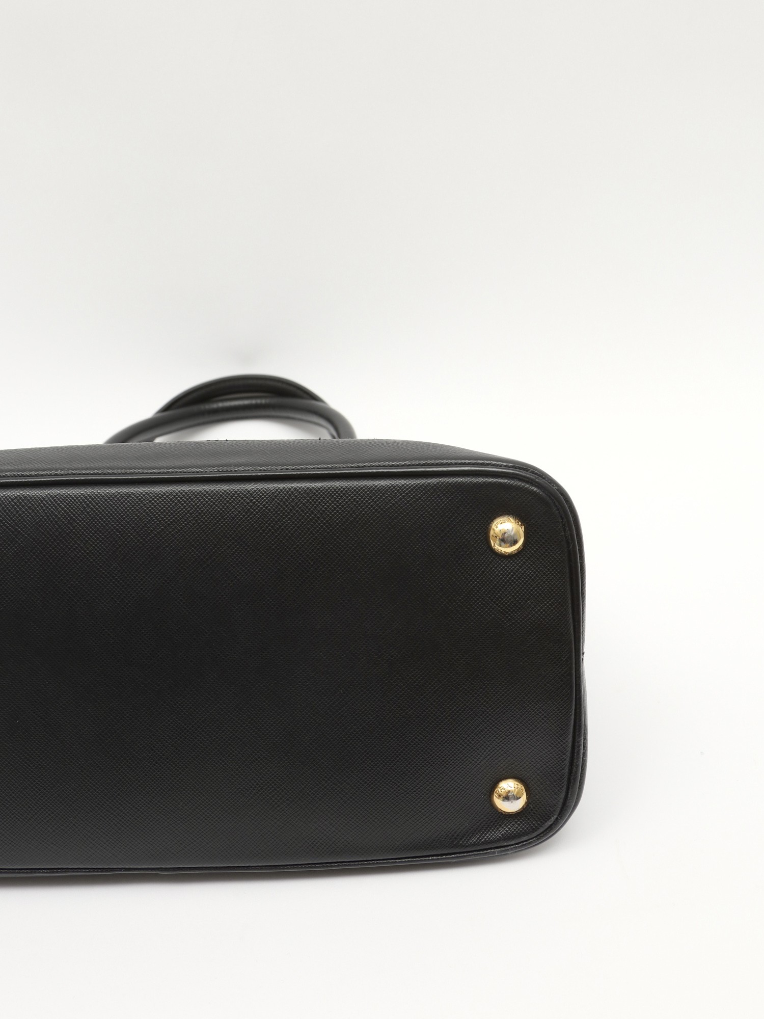 Prada Promenade 6