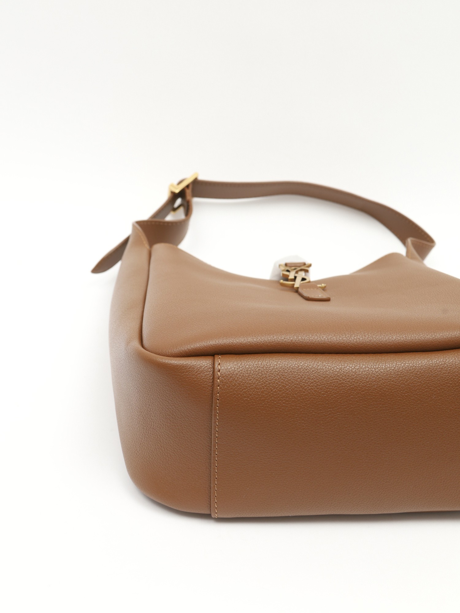 Saint Laurent Le 5 a 7 6