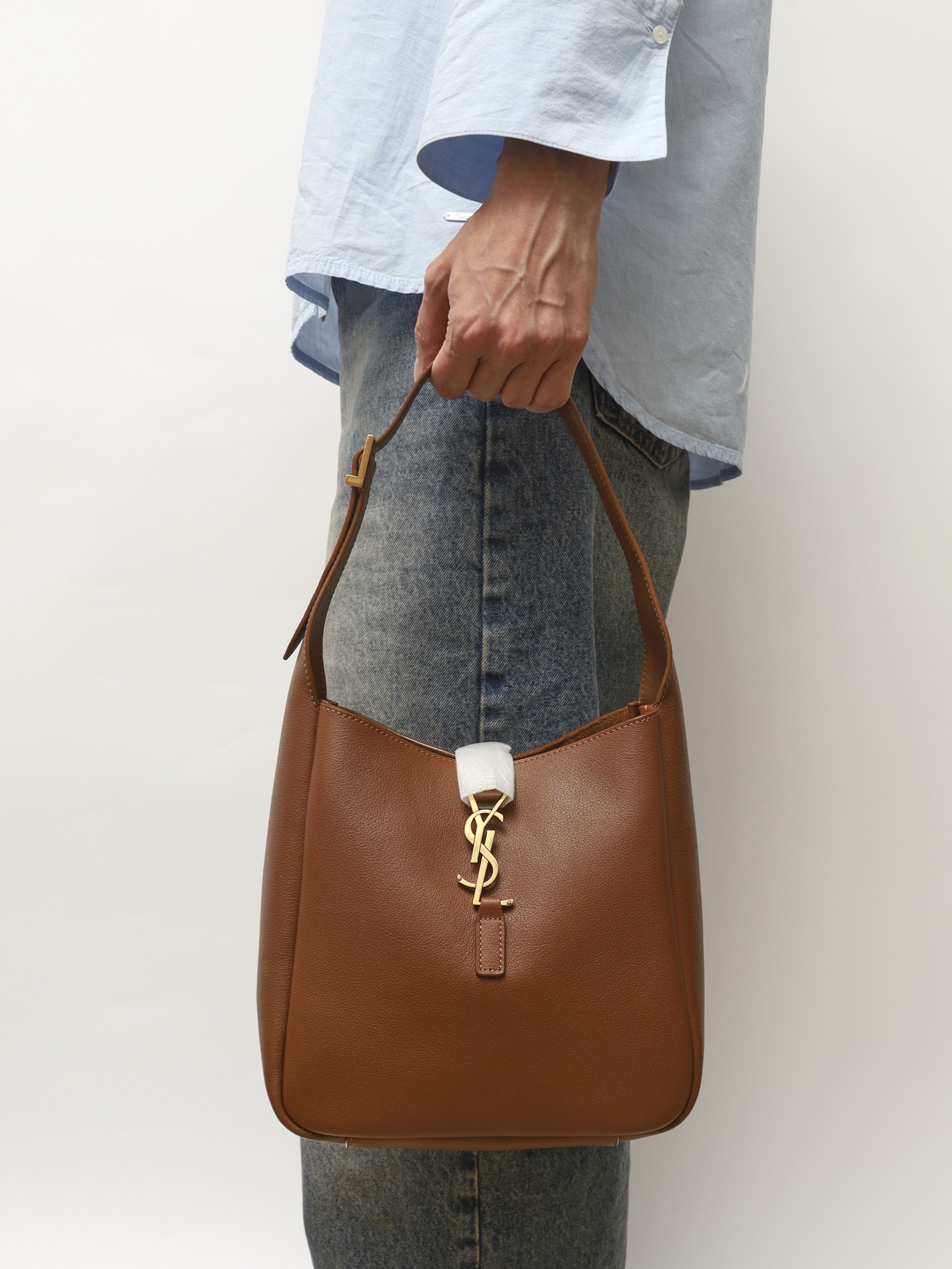 Saint Laurent Le 5 a 7 1