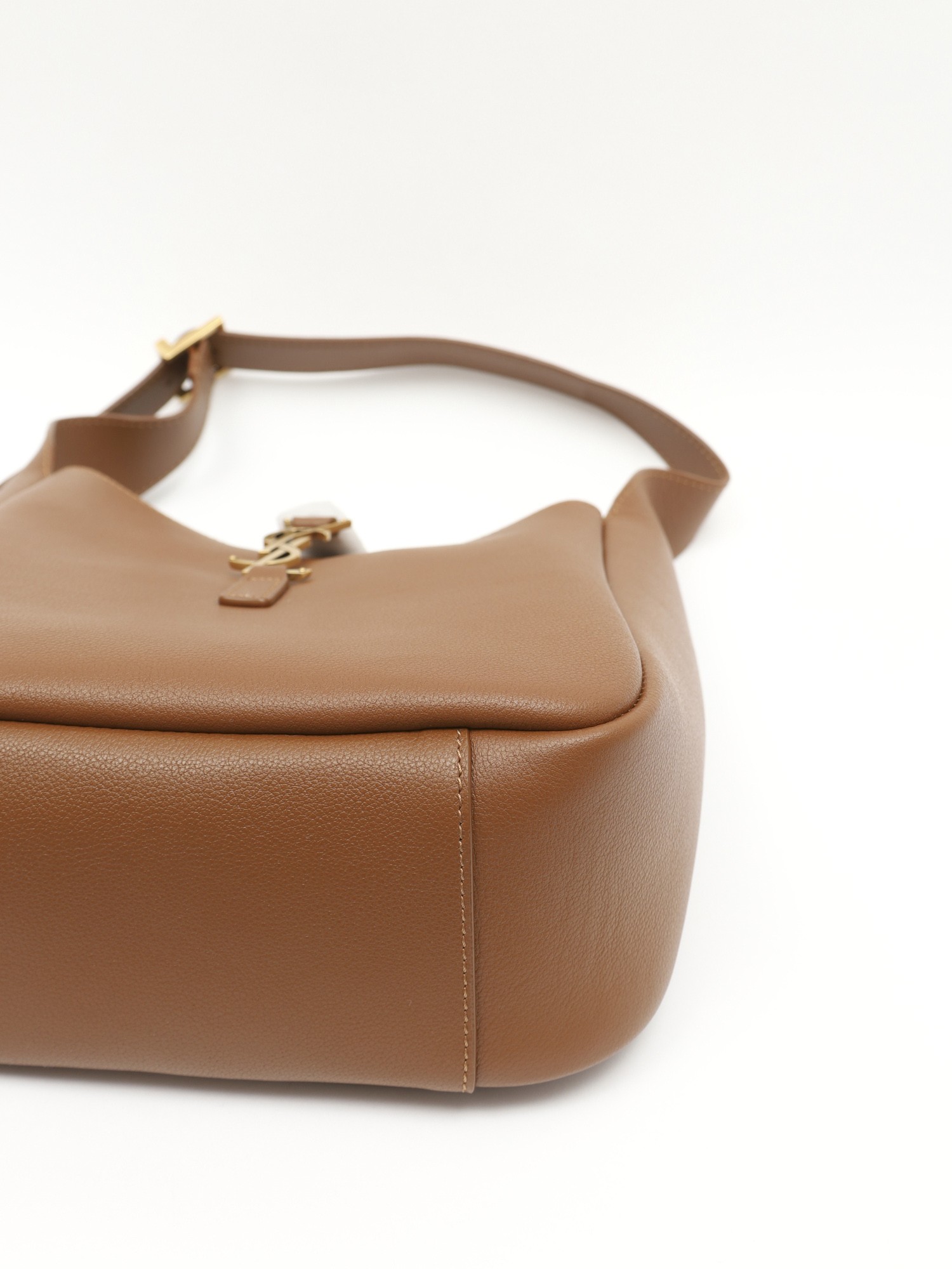 Saint Laurent Le 5 a 7 7