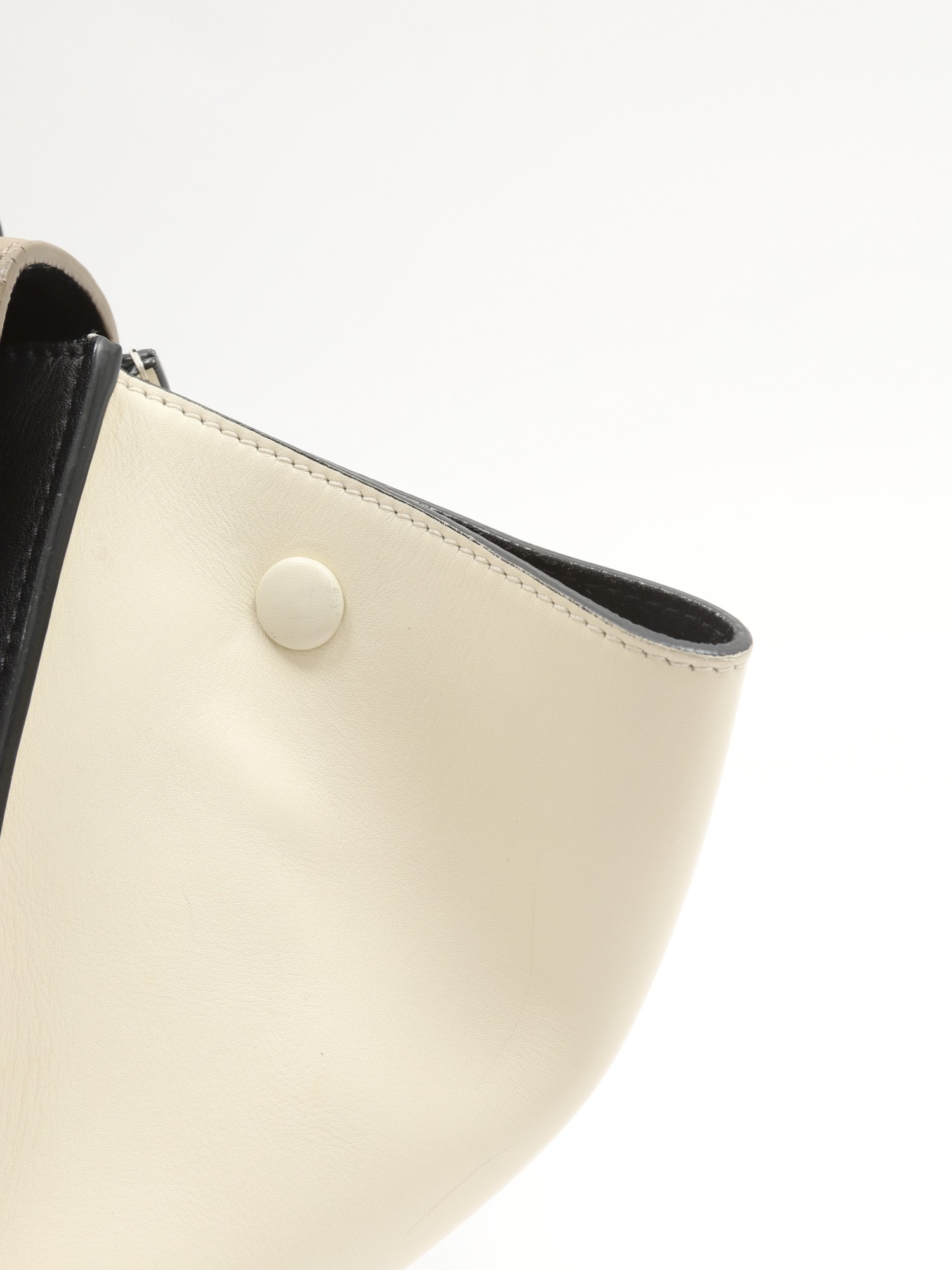 Celine Trapeze  11