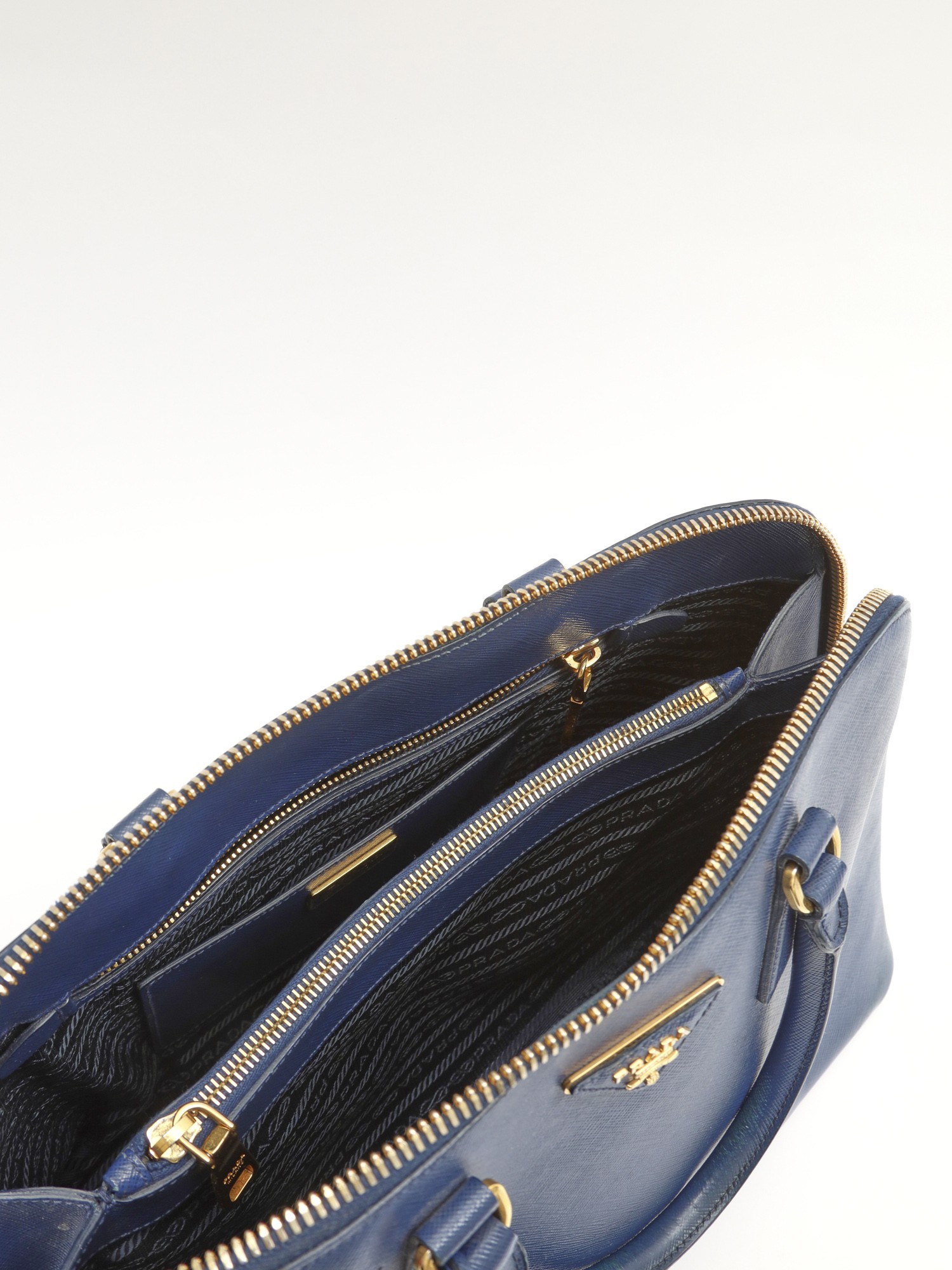 Prada Promenade 12