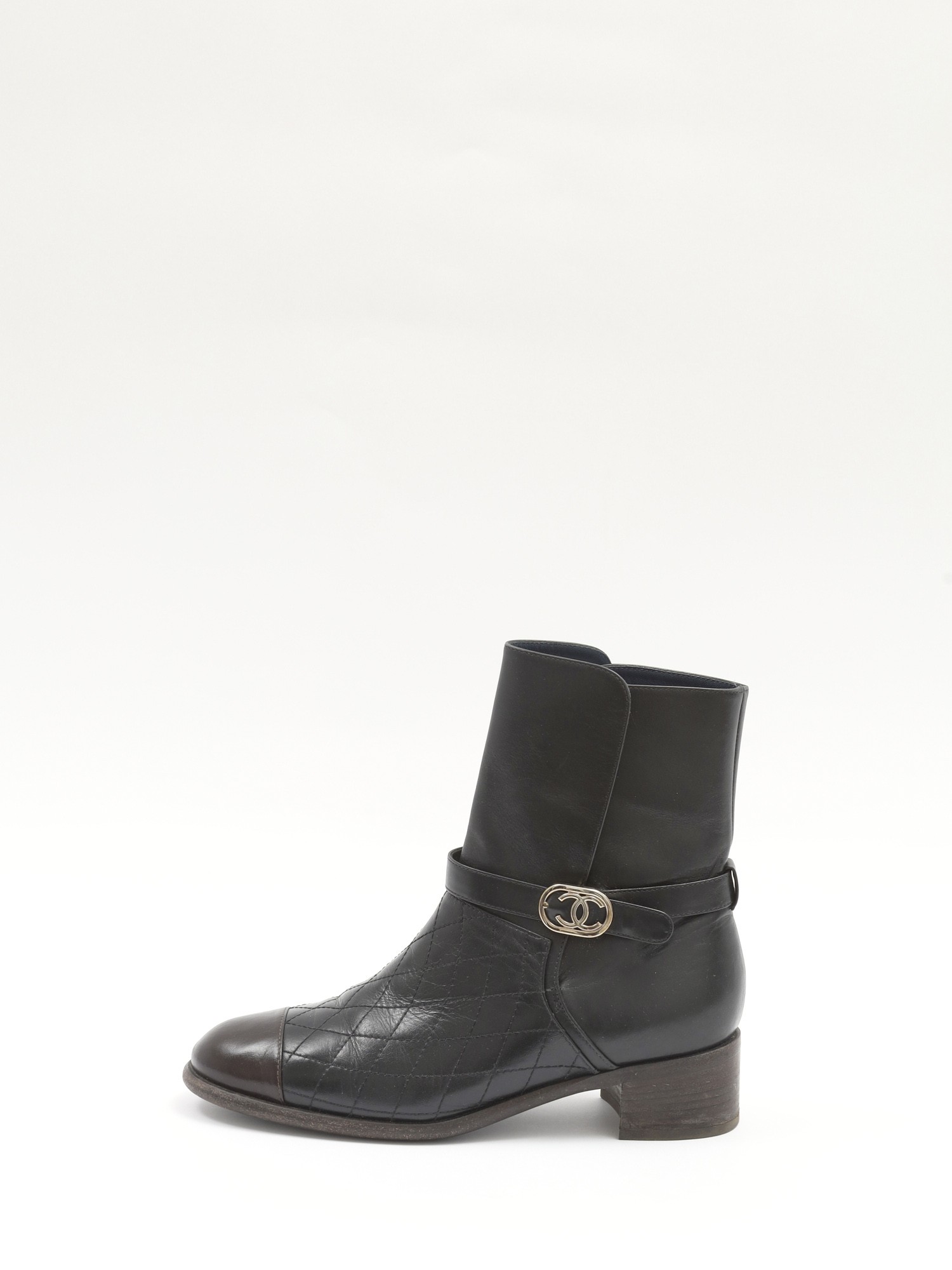 Chanel Shoes 39 7