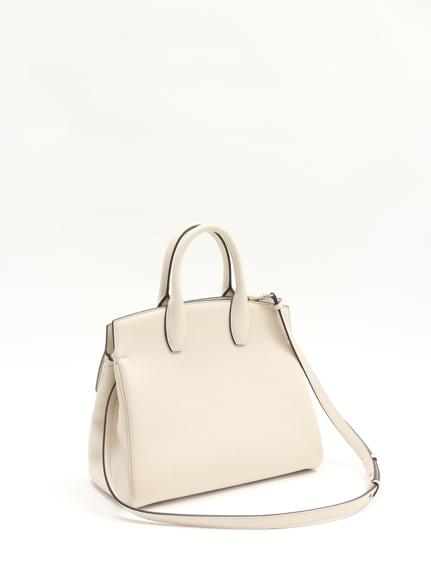 Salvatore Ferragamo Leather Bag 3