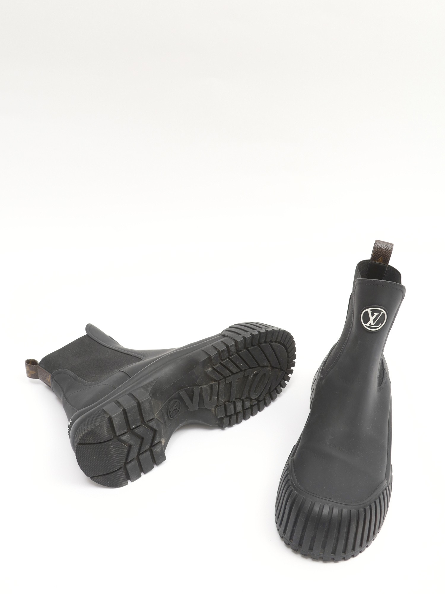 Louis Vuitton Shoes 37.5 10