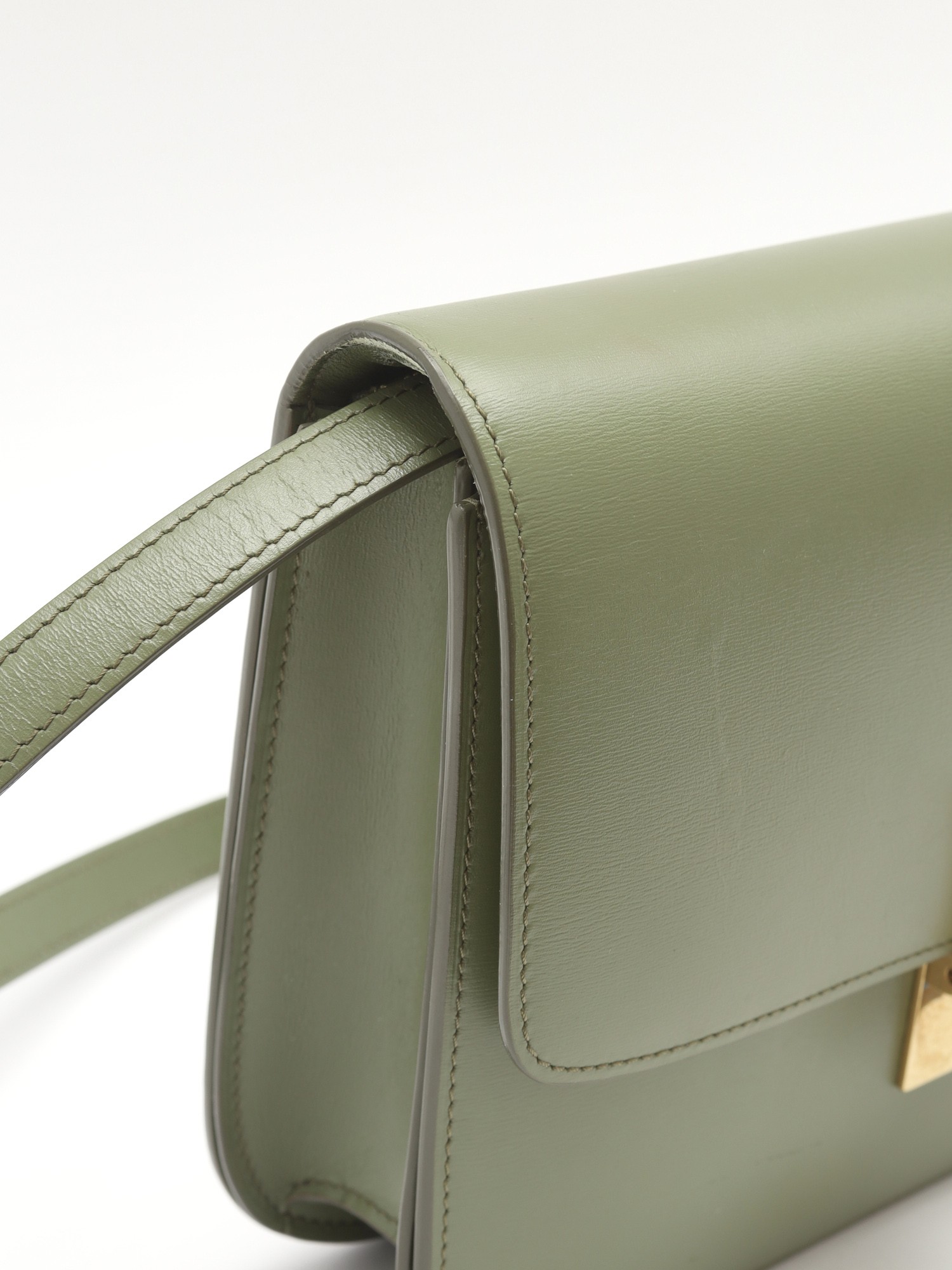 Celine Classic 11