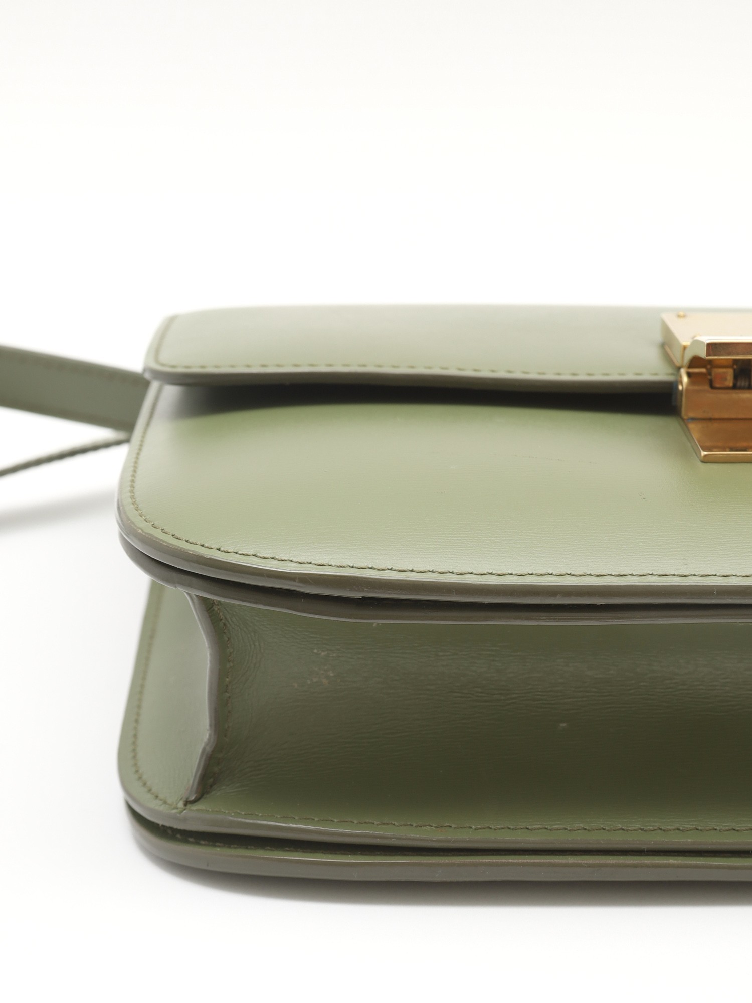 Celine Classic 12