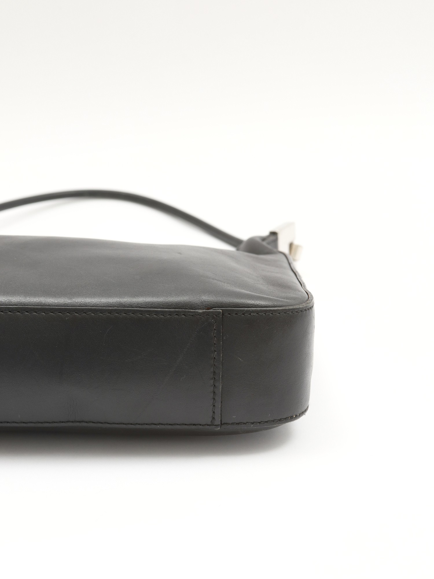Gucci Leather Bag 8