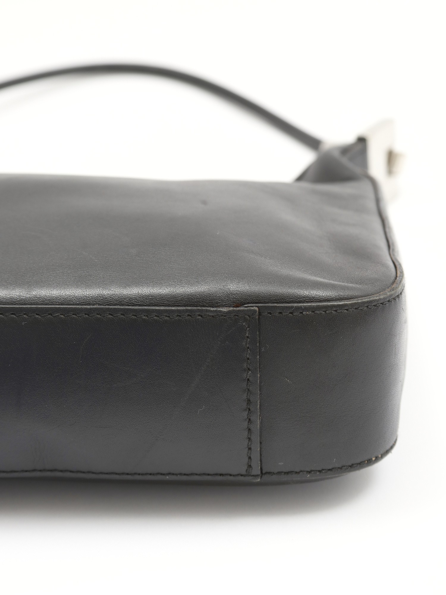 Gucci Leather Bag 10