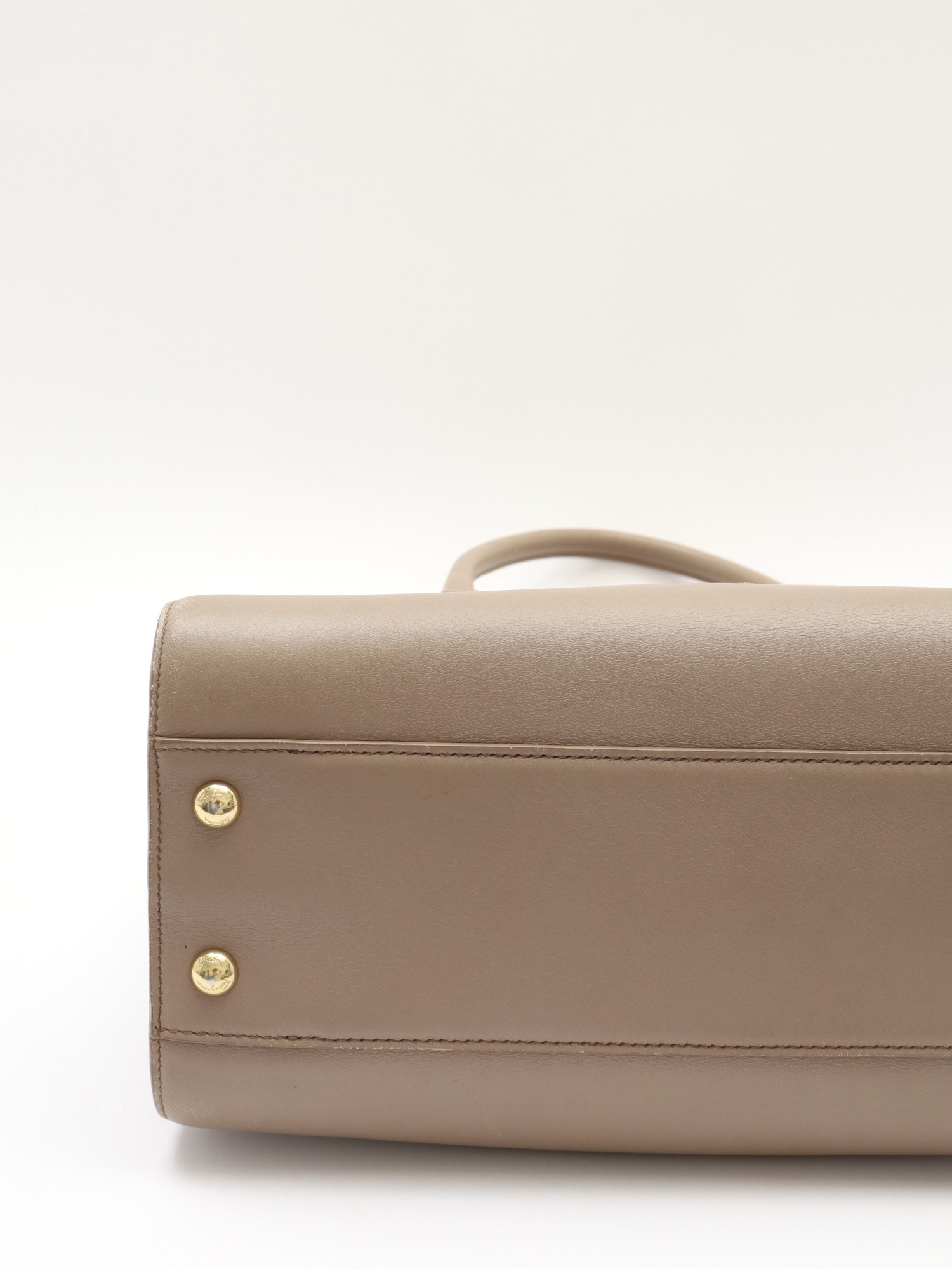 Salvatore Ferragamo Leather Bag 9