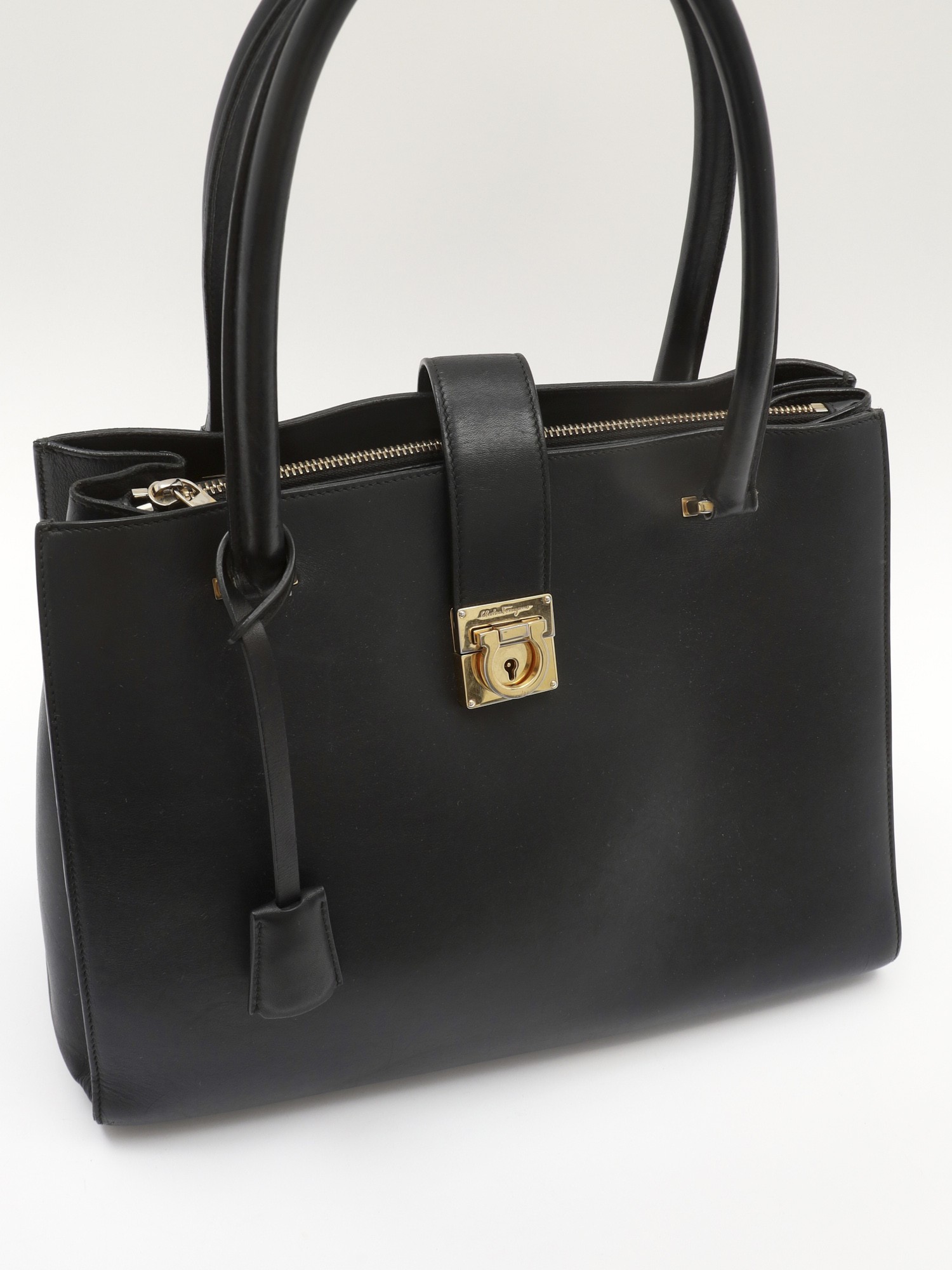 Salvatore Ferragamo Leather Bag  10