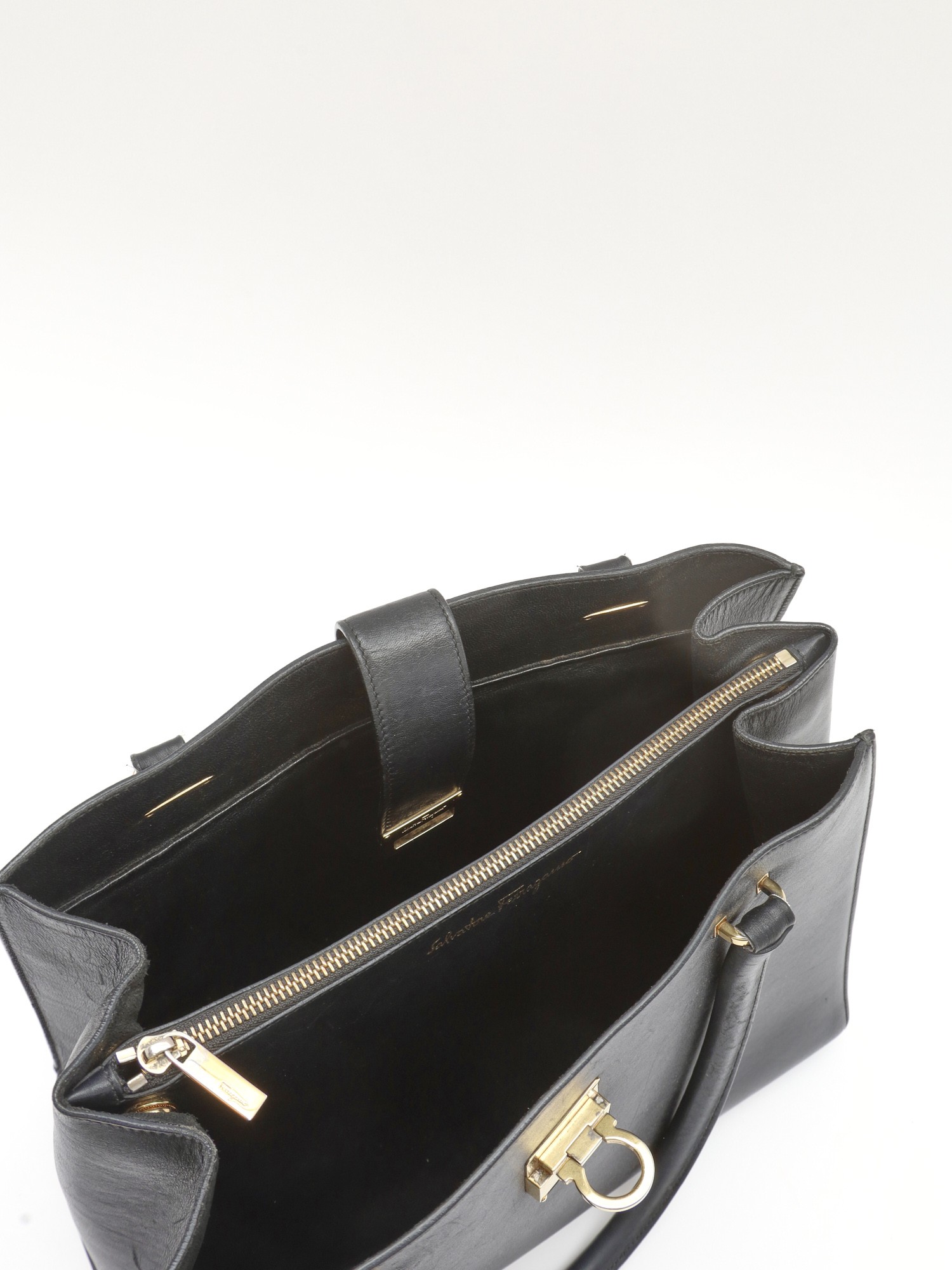 Salvatore Ferragamo Leather Bag  9