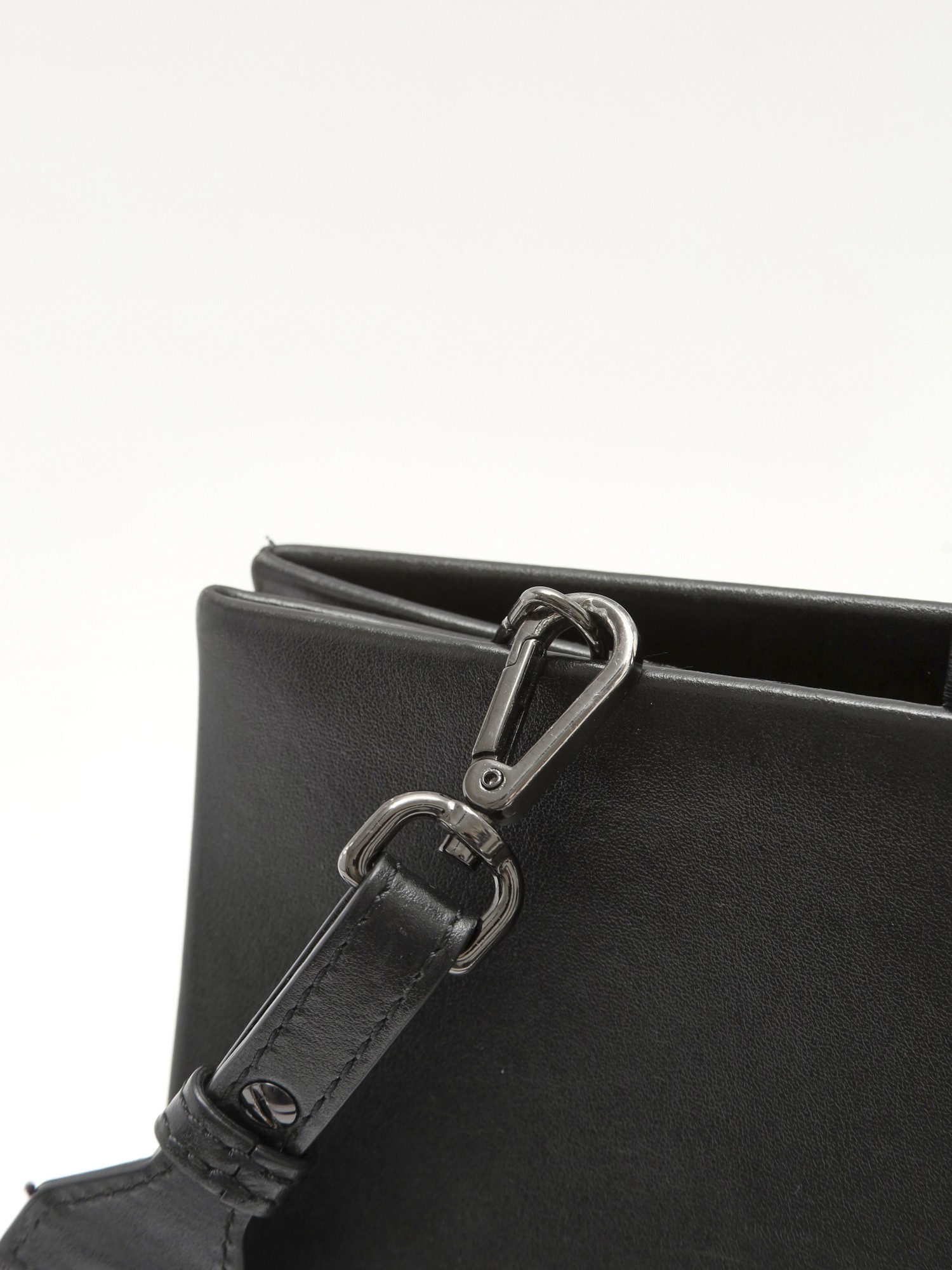 Off-White Binder 6
