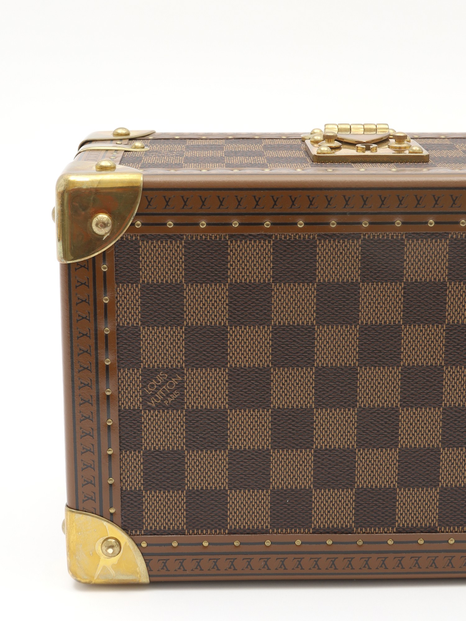 Louis Vuitton Case 9