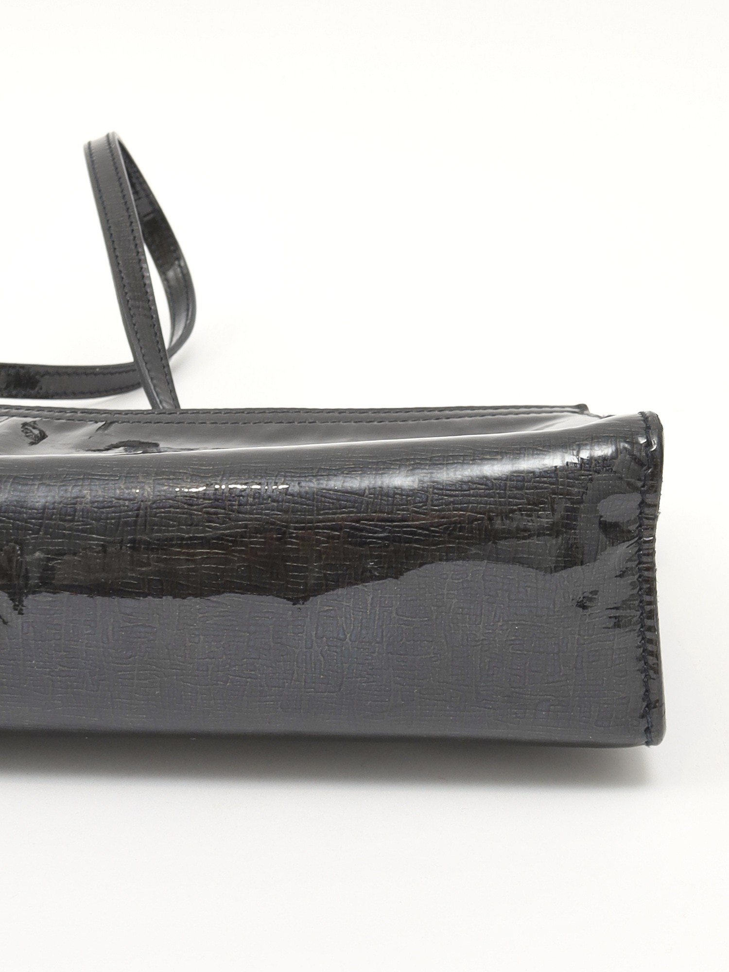 Saint Laurent Leather Bag 6