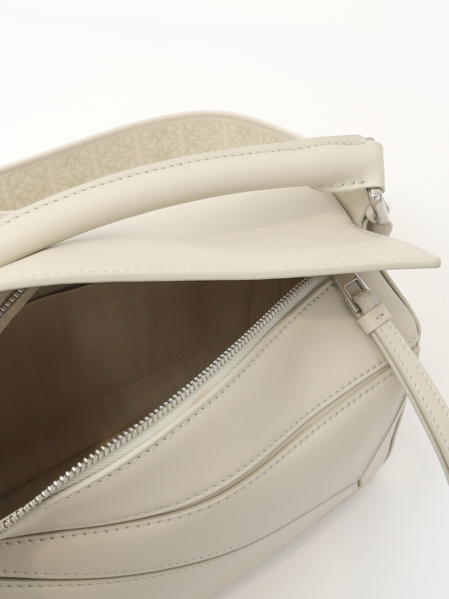 Loewe Puzzle 9
