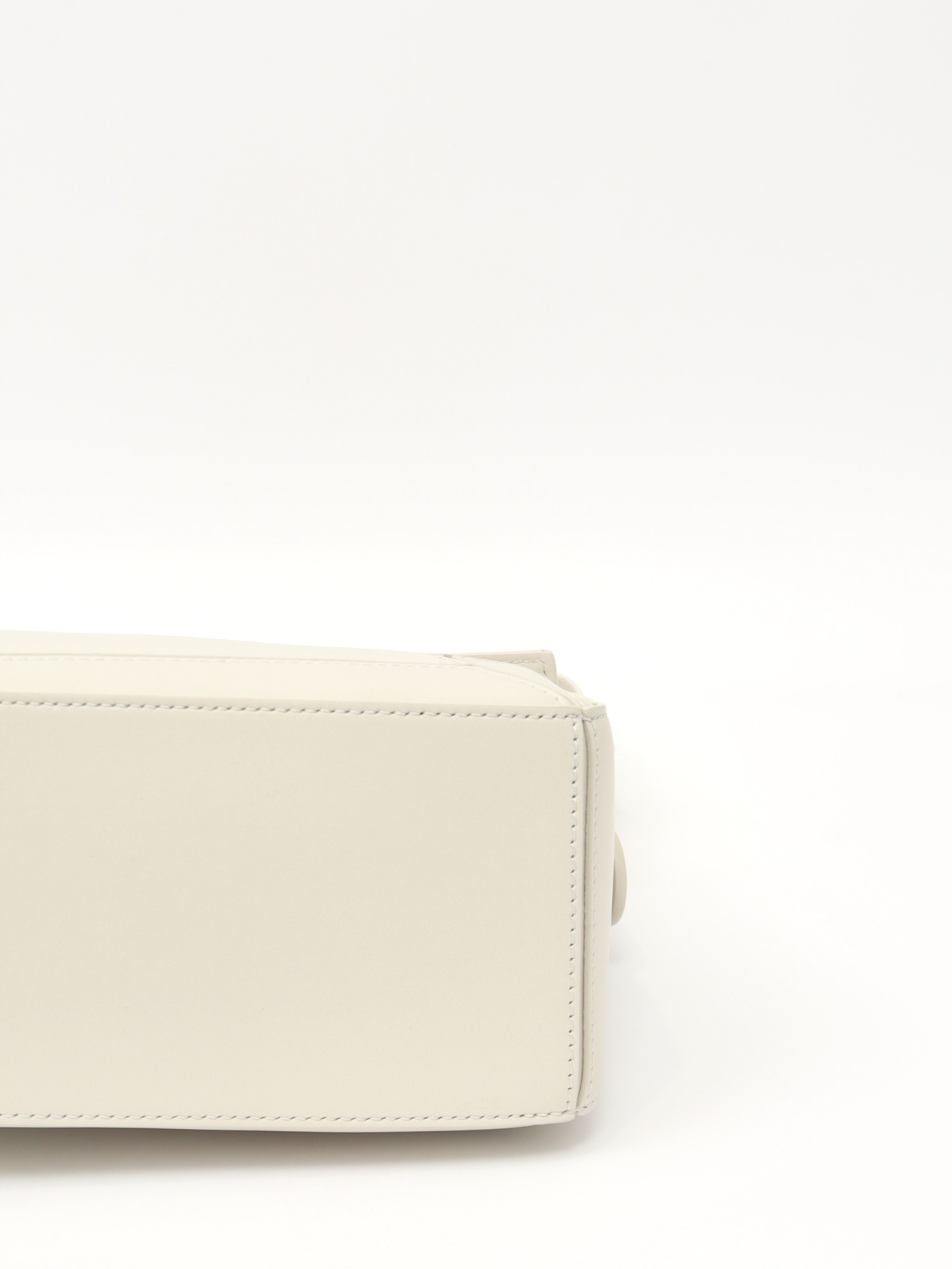 Loewe Puzzle 8