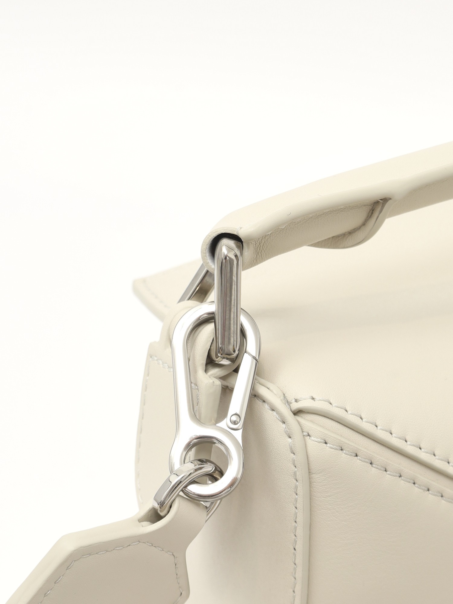 Loewe Puzzle 5