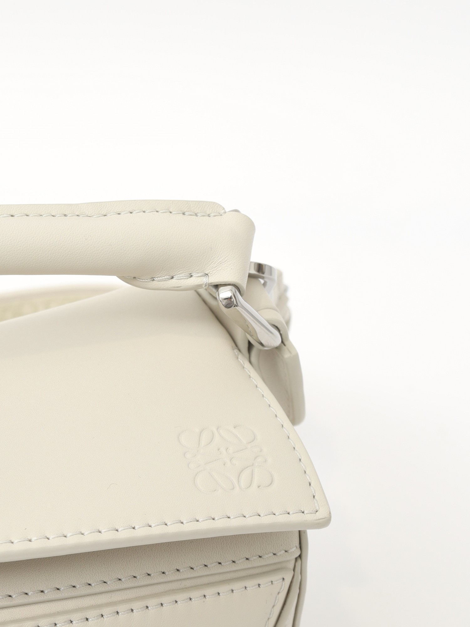 Loewe Puzzle 4