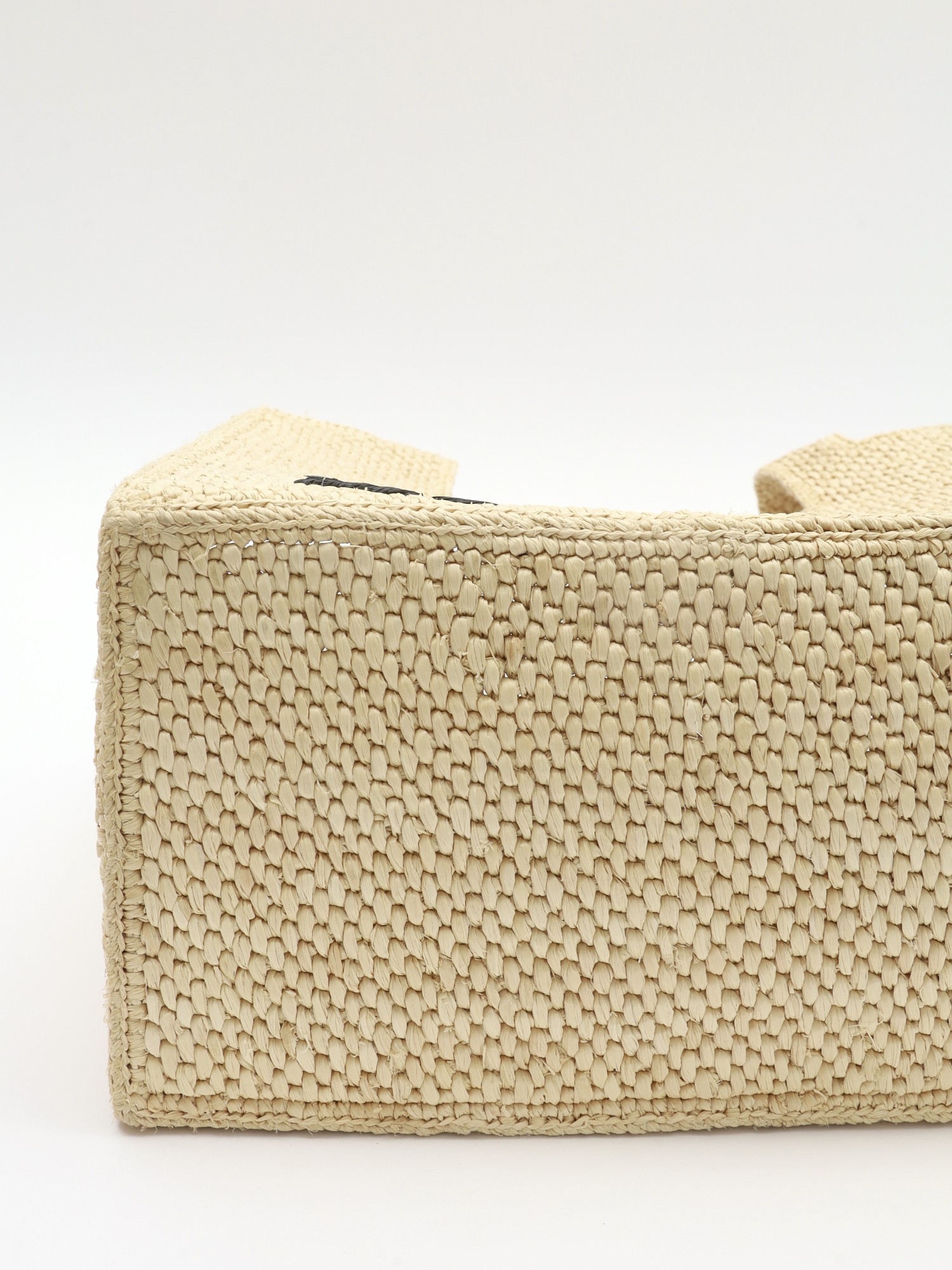 Loewe Font 7