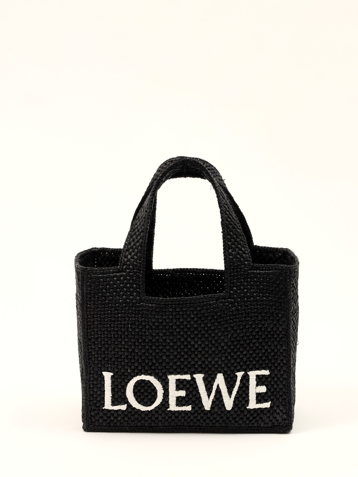 Loewe Font 