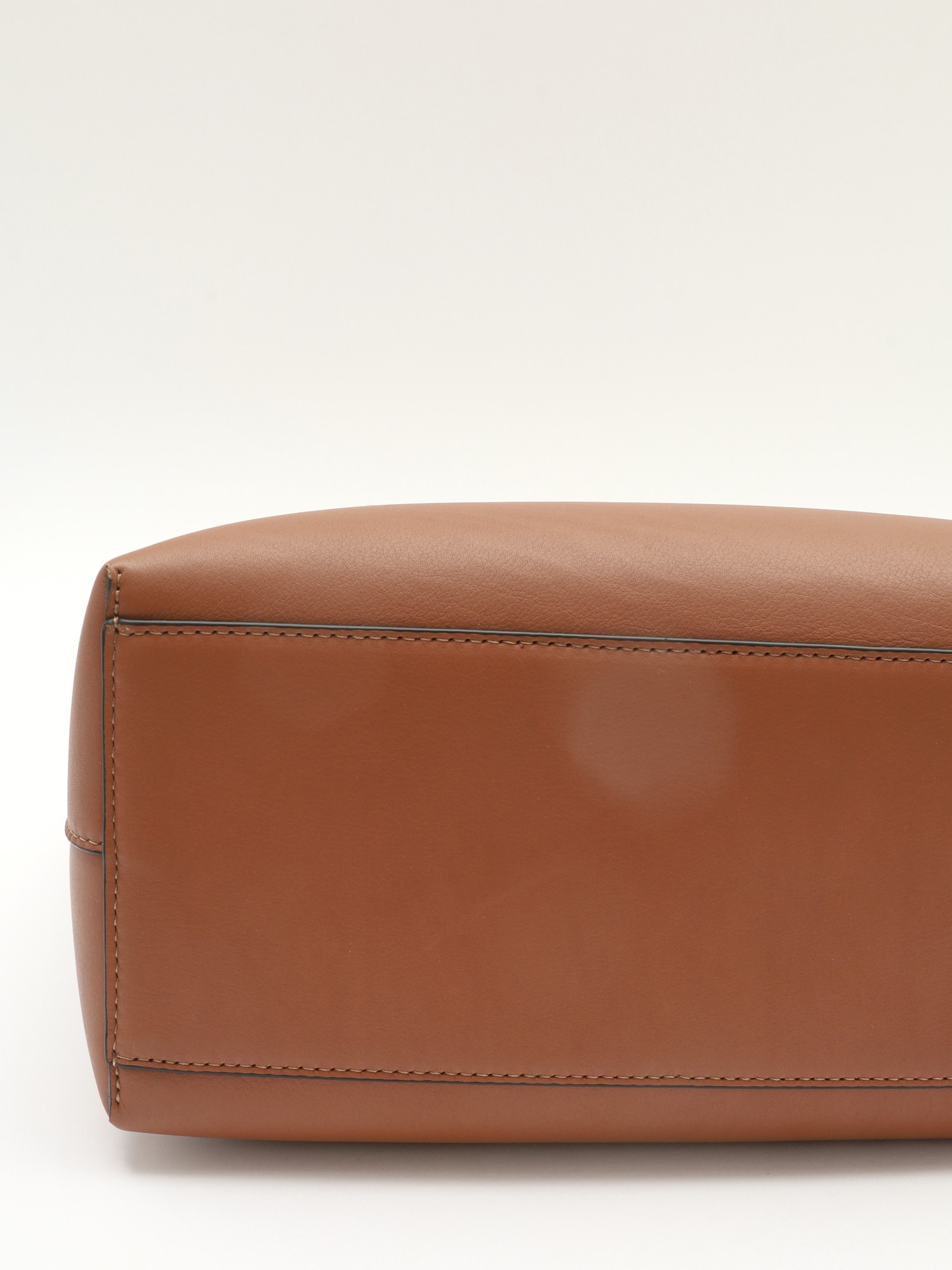 Loewe Anagram 4