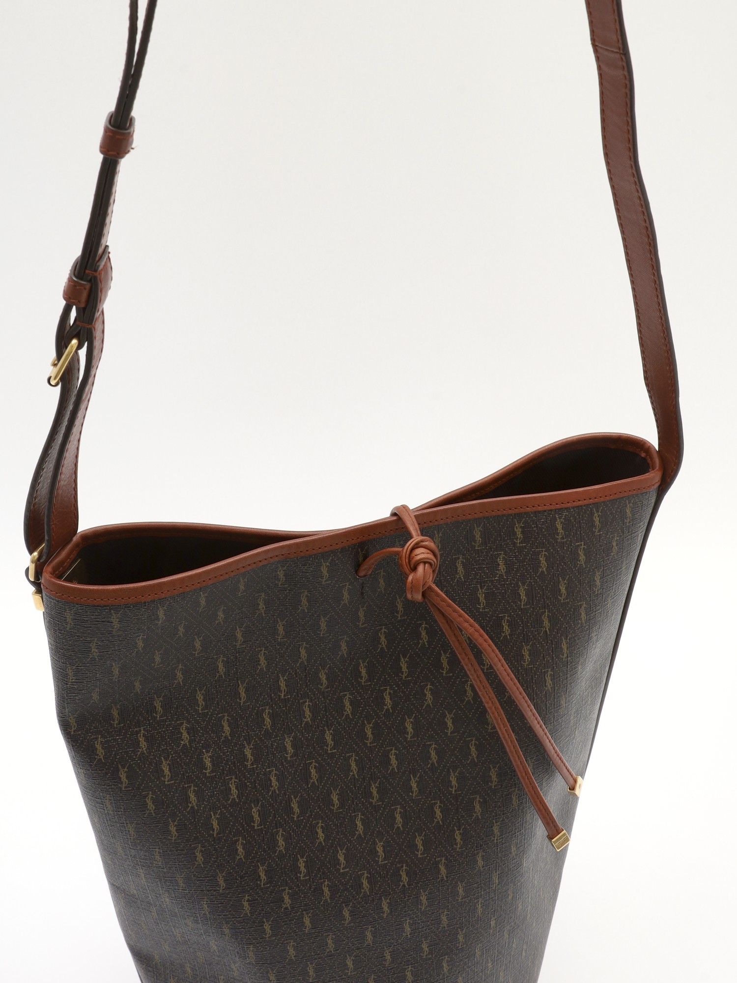 Saint Laurent Leather Bag 4