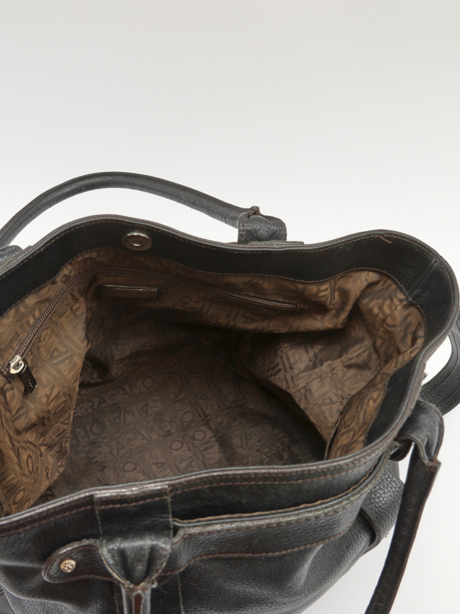 Salvatore Ferragamo Leather Bag 14