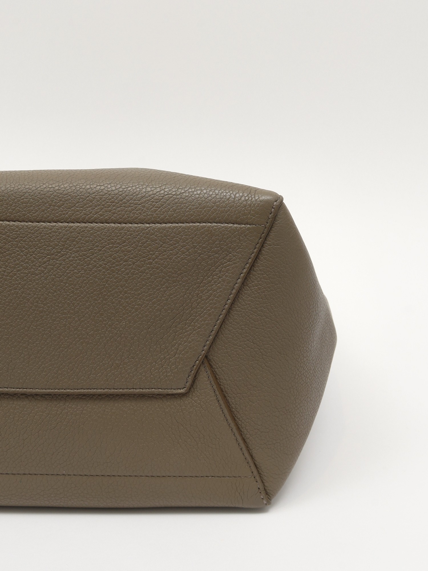 Celine Sangle 10
