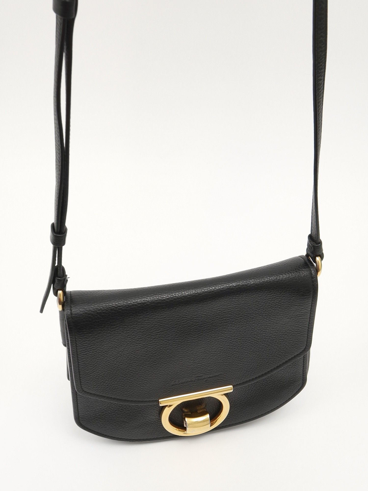 Salvatore Ferragamo Margot 4