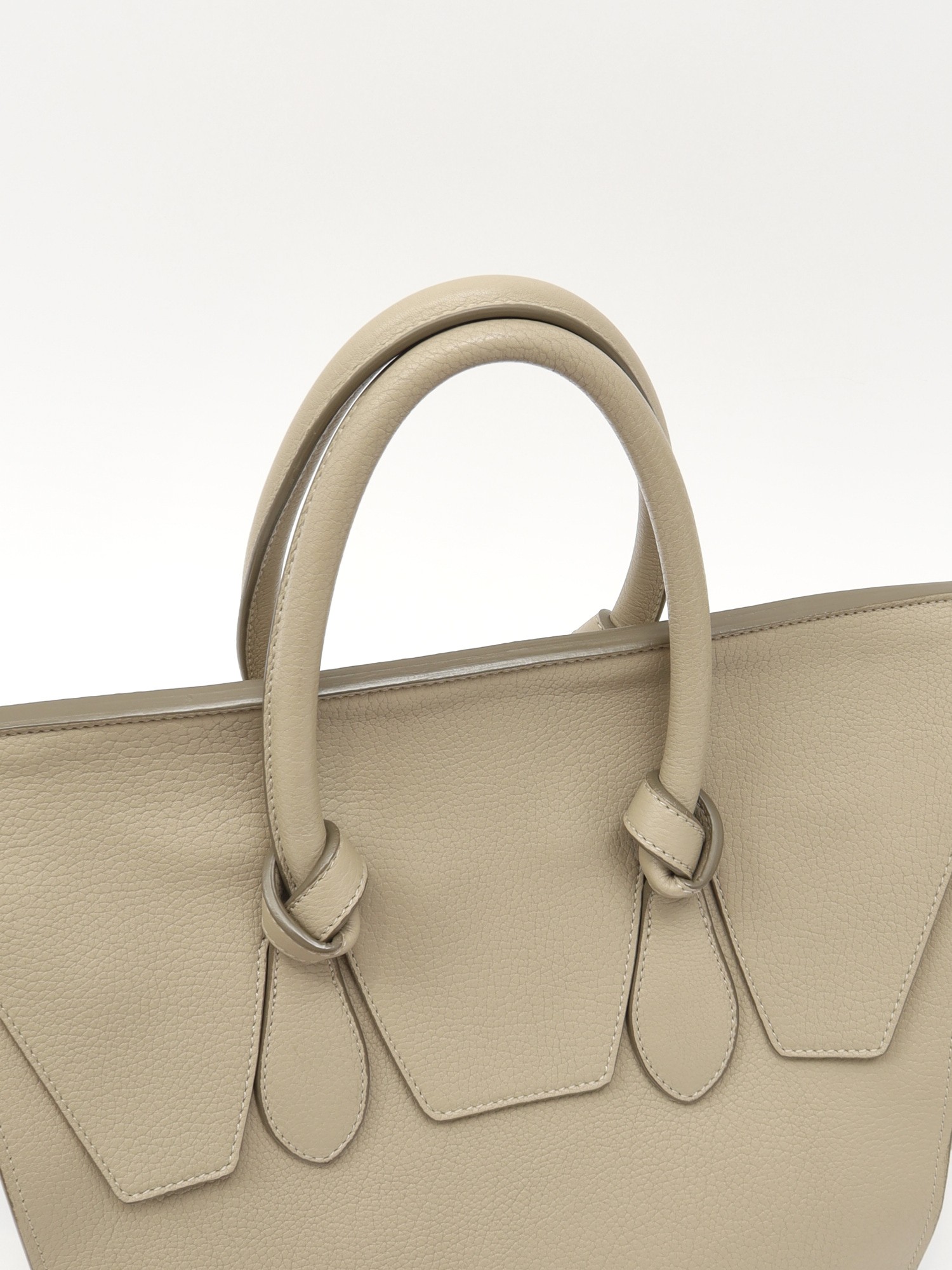 Celine Tie 4