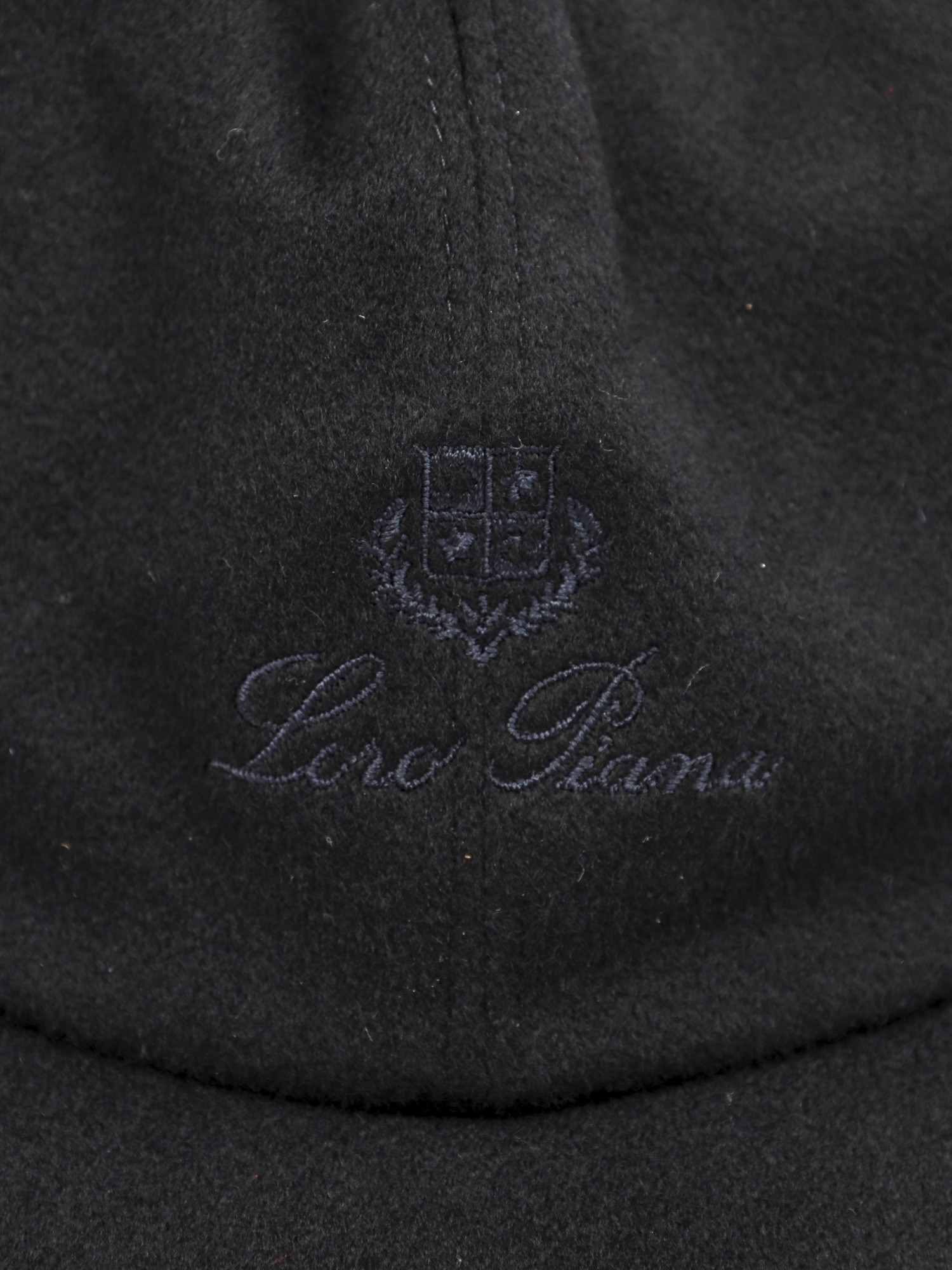 Loro Piana Cap 6