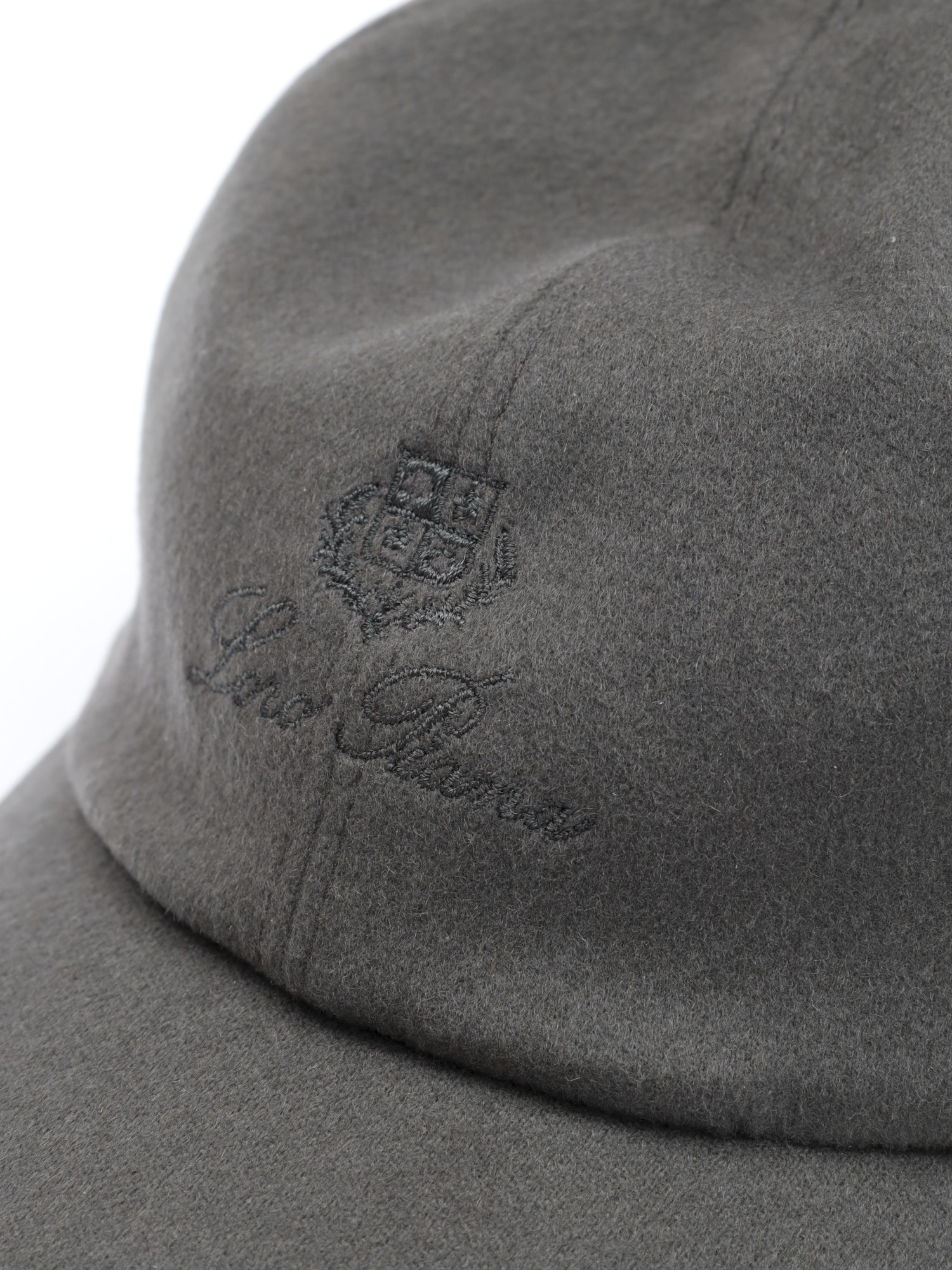 Loro Piana Cap 7