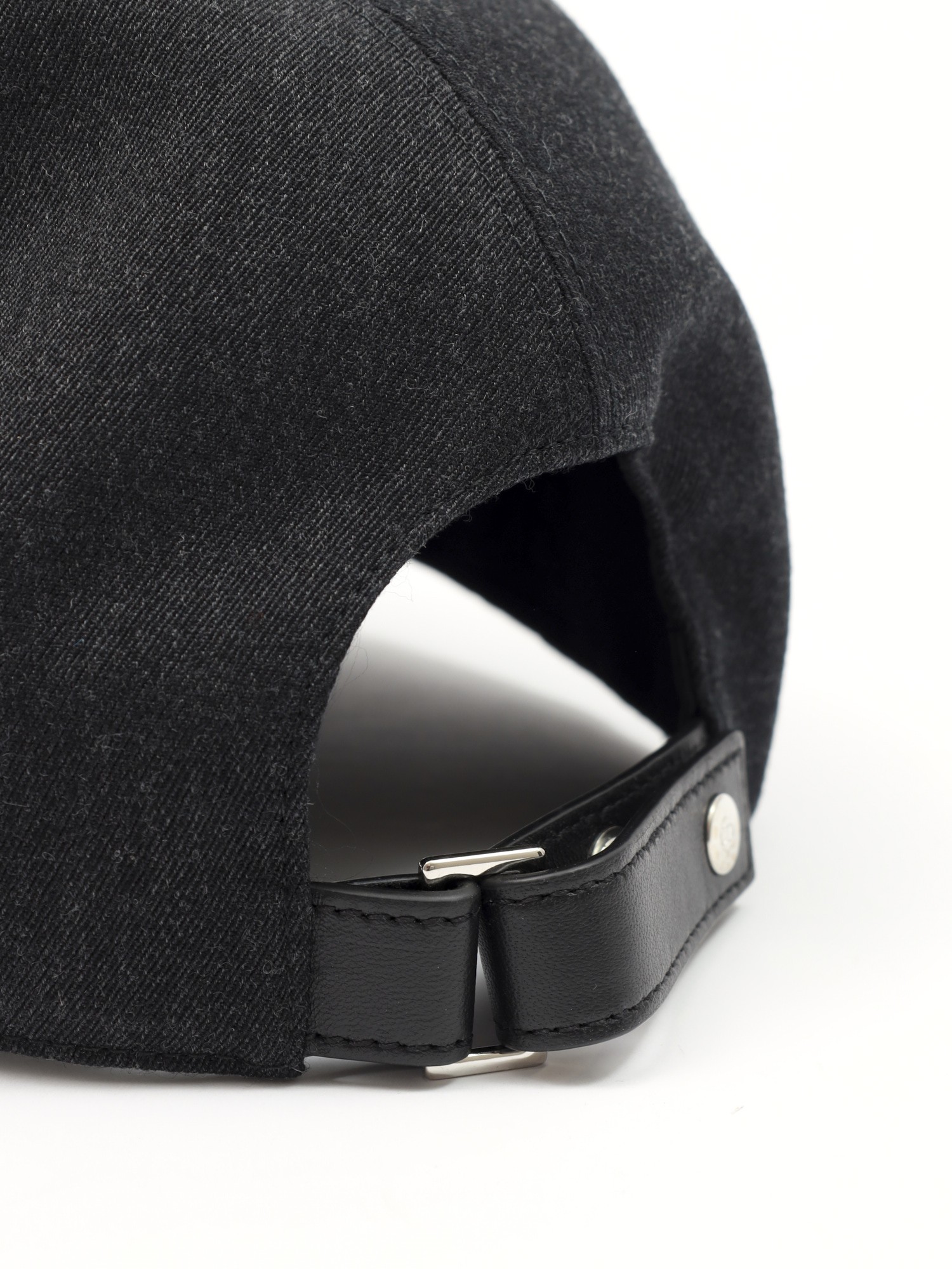 Christian Dior Cap 5