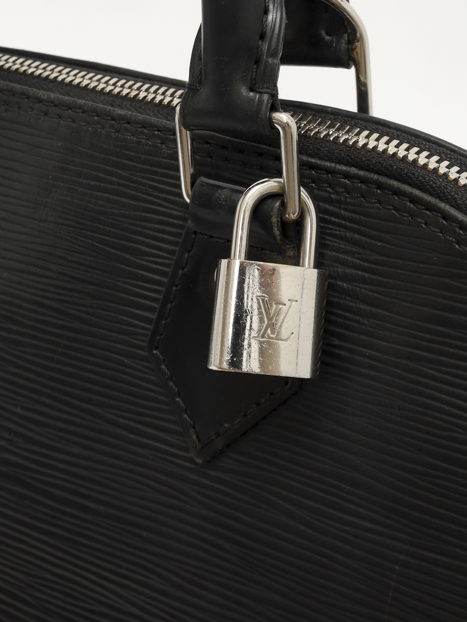 Louis Vuitton Alma 7