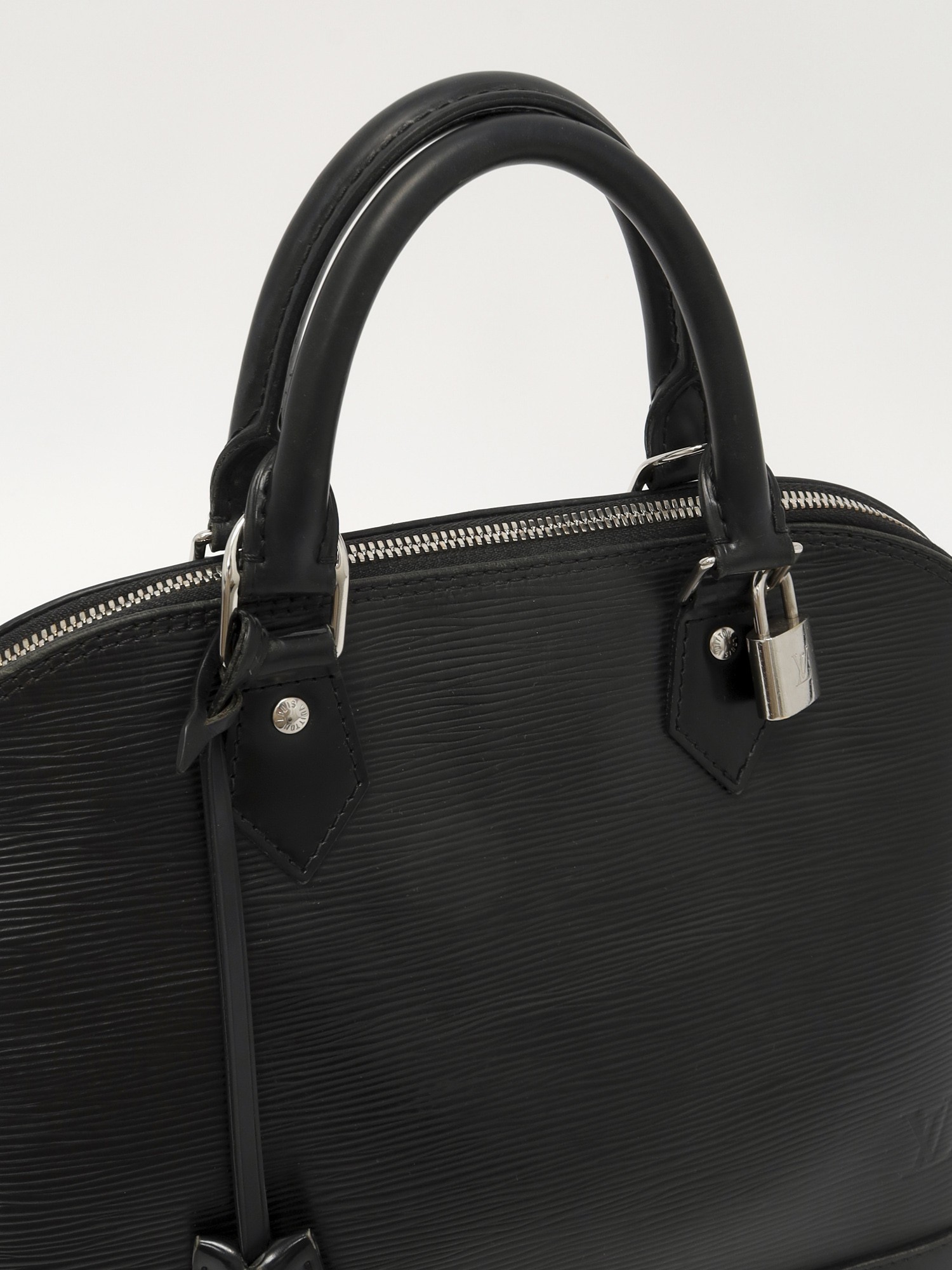 Louis Vuitton Alma 4