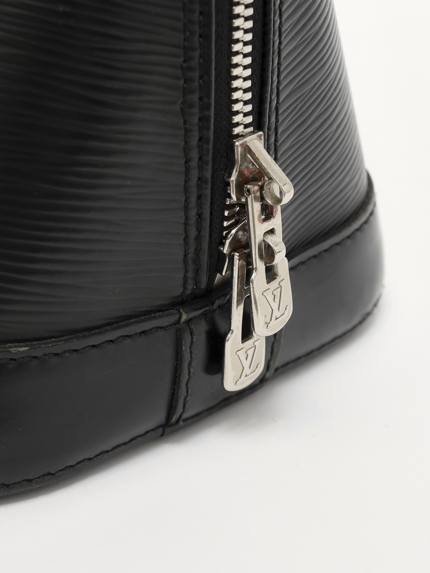 Louis Vuitton Alma 8