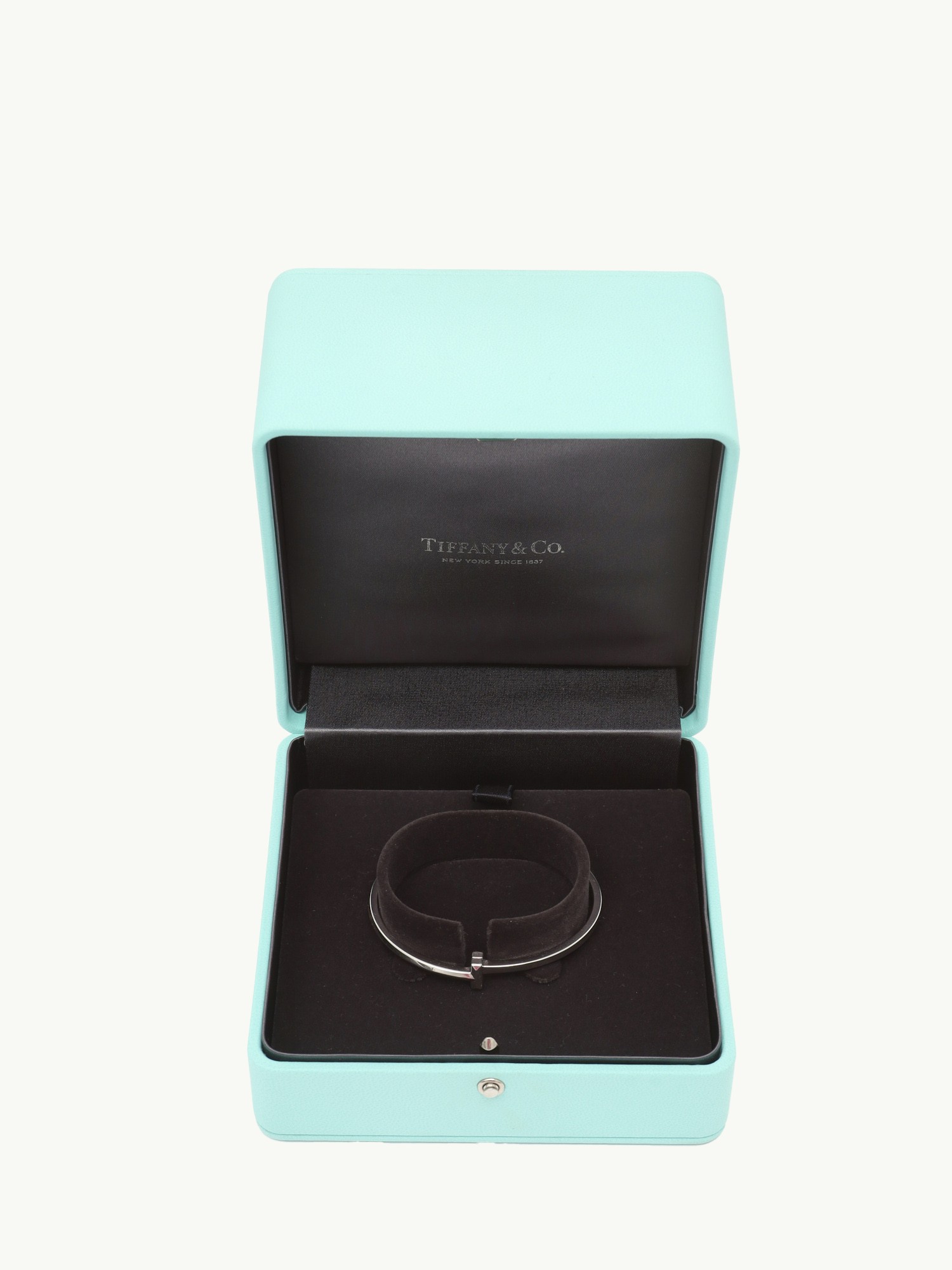 Tiffany & Co. T1 7