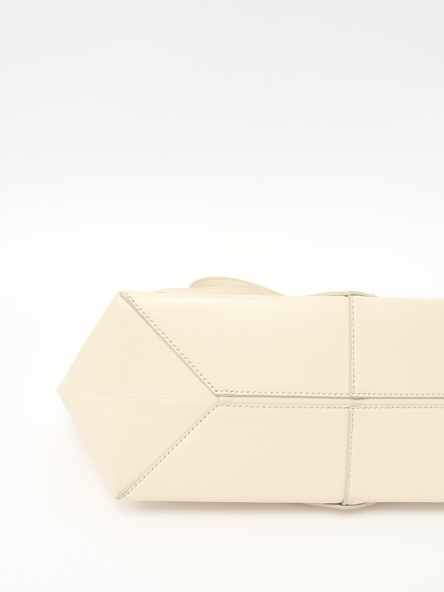 Loewe Puzzle 5