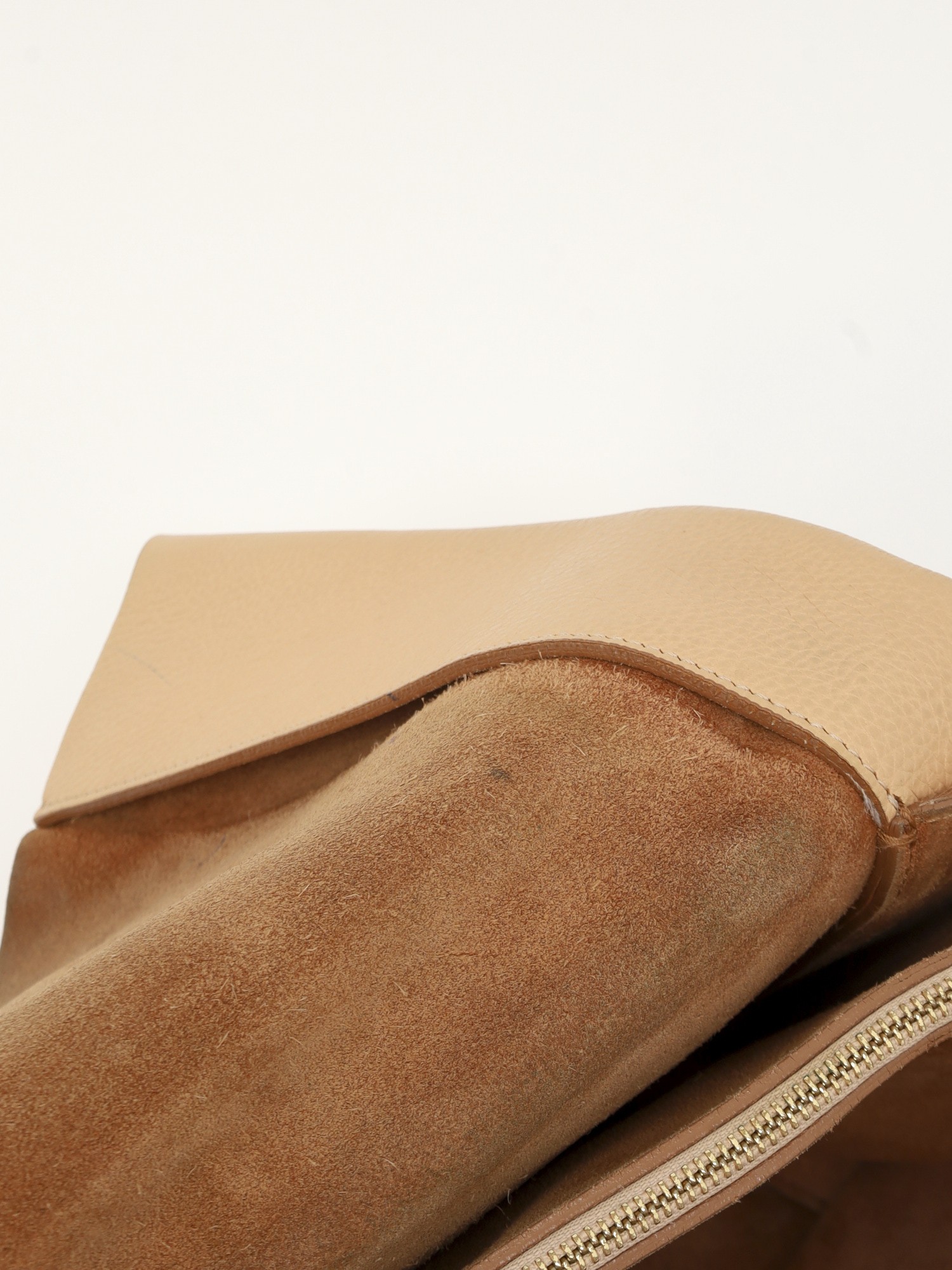 Celine Blade 16