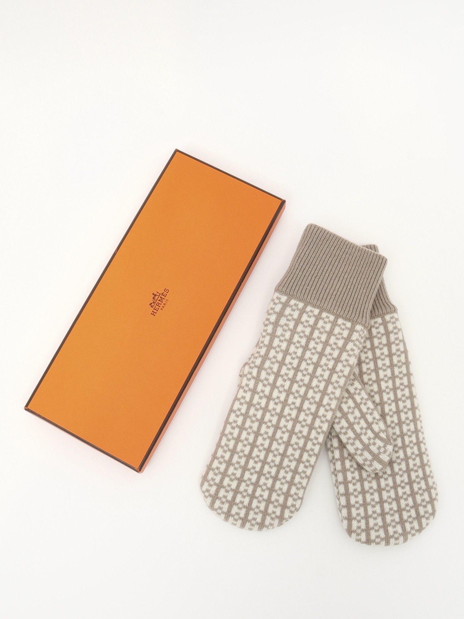 Hermes Mittens 2
