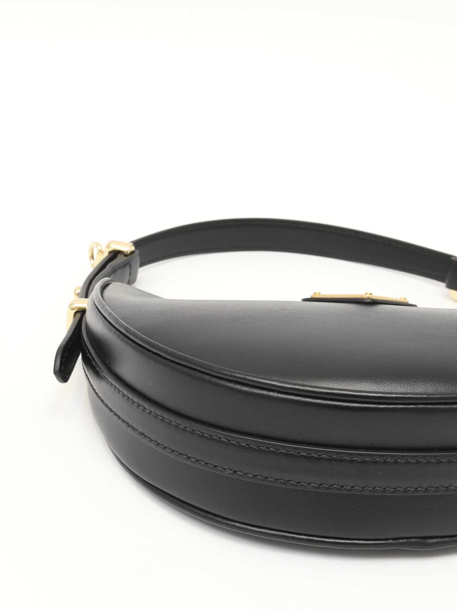 Prada Arque 6