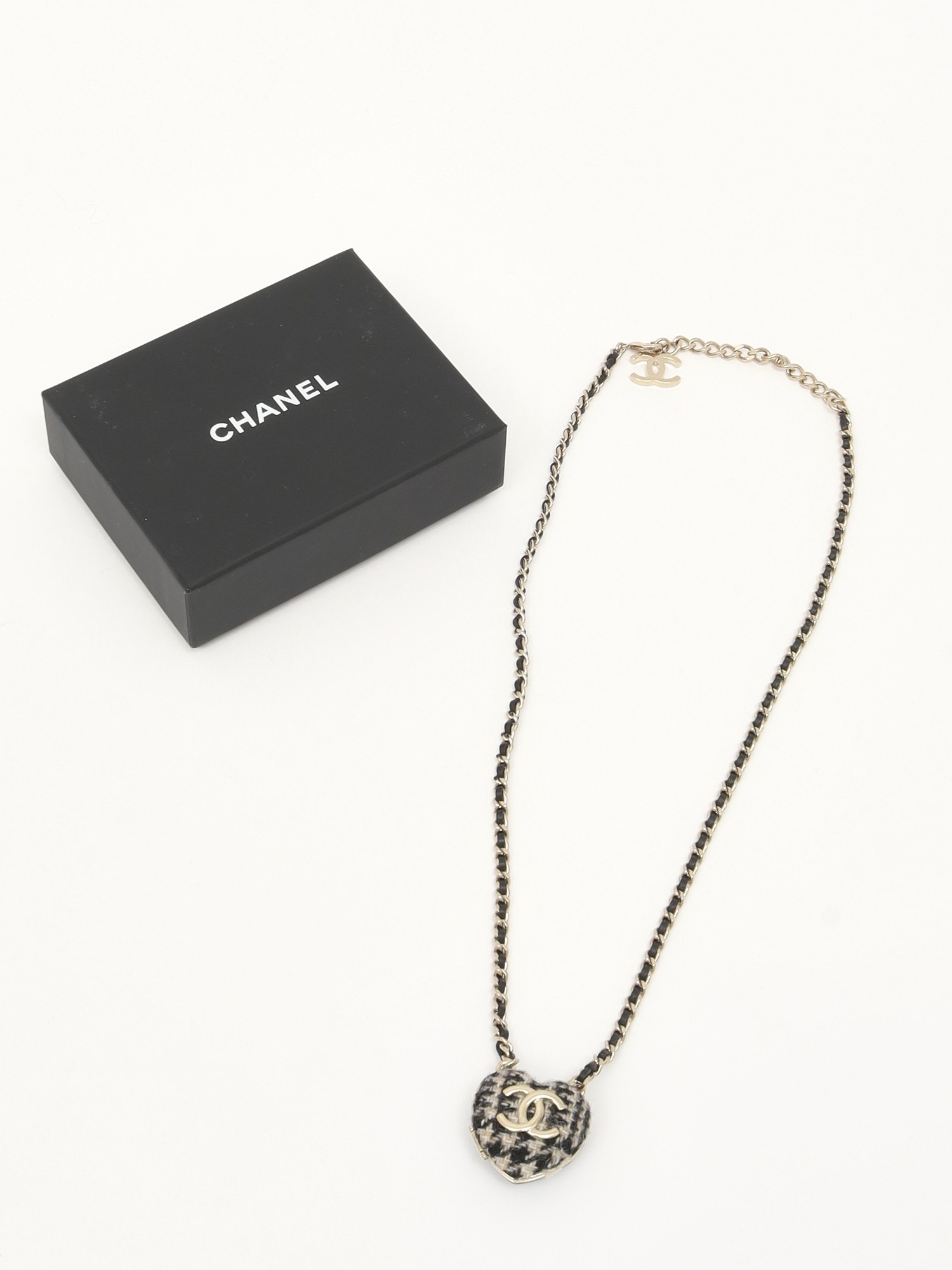 Chanel Necklace 5