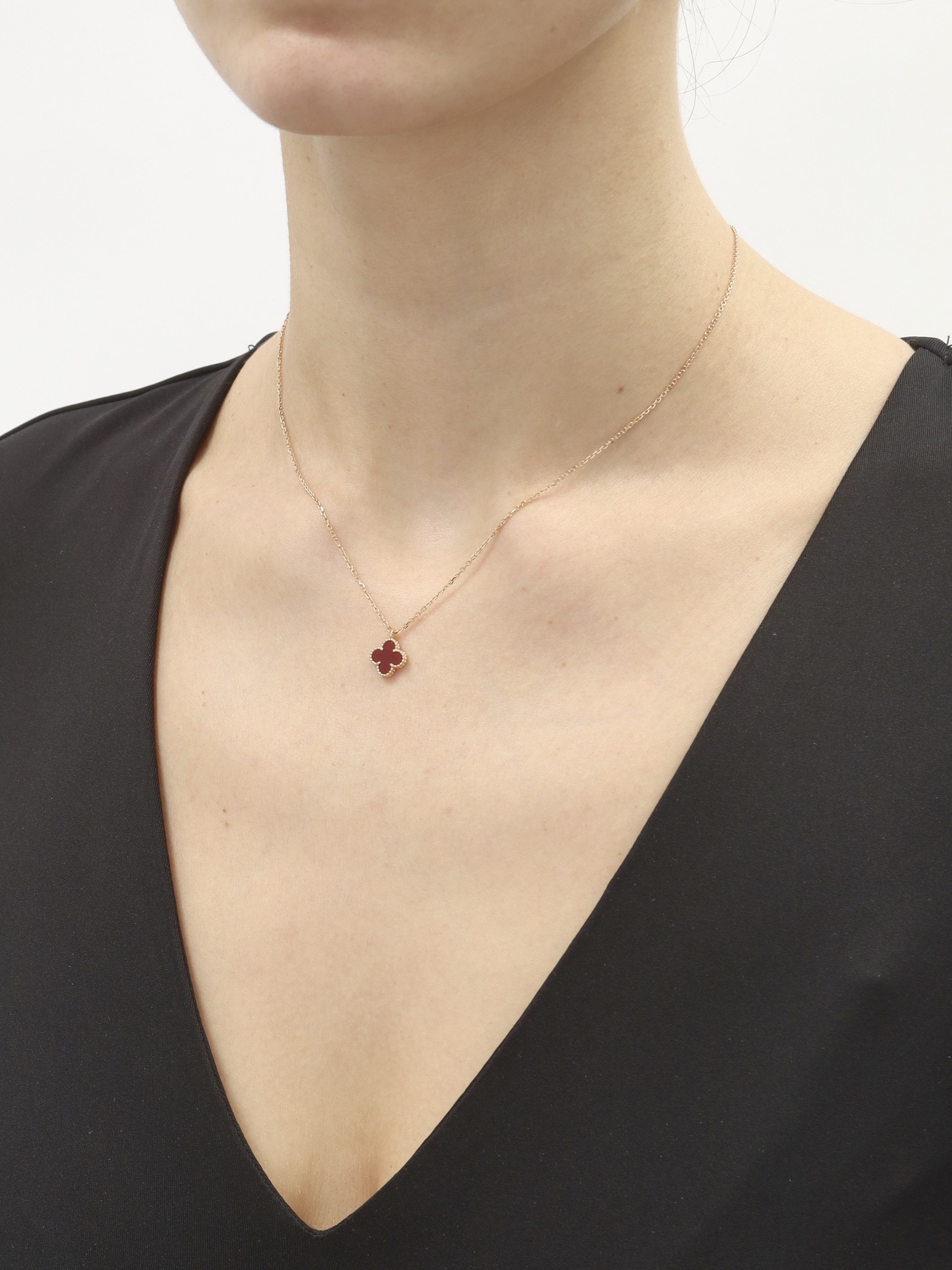 Van Cleef Alhambra 1