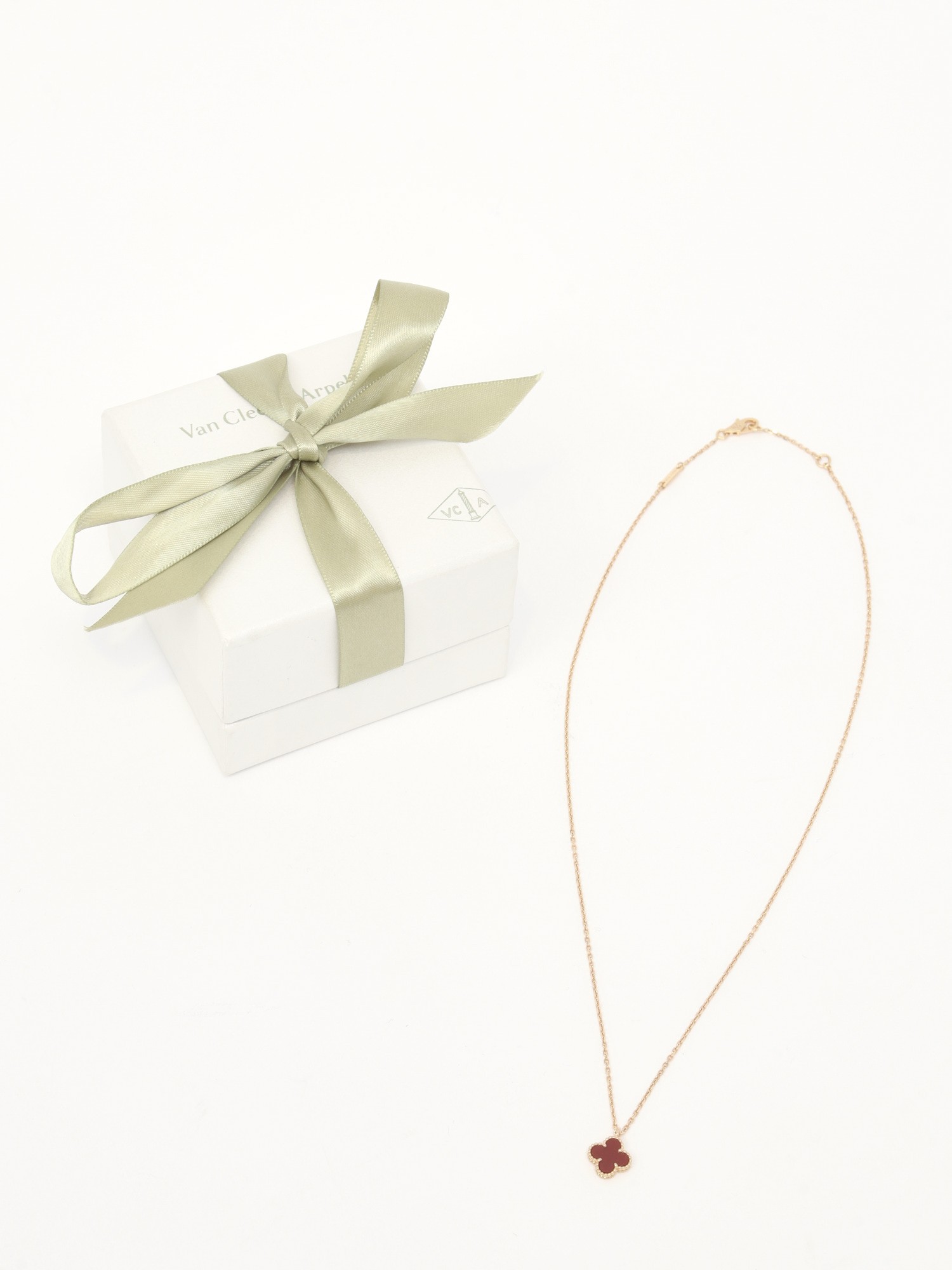 Van Cleef Alhambra 2
