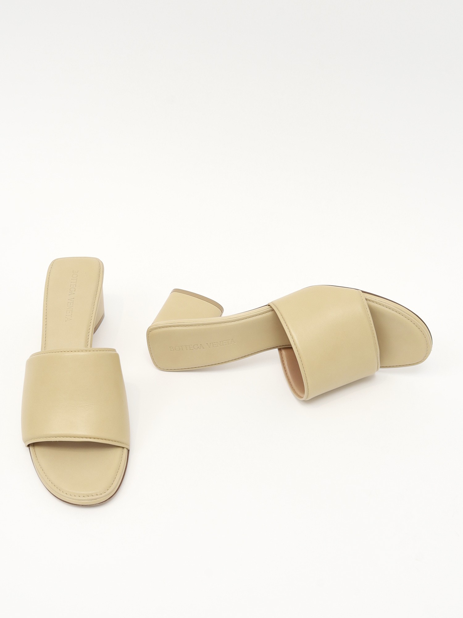 Bottega Veneta Shoes 36 5
