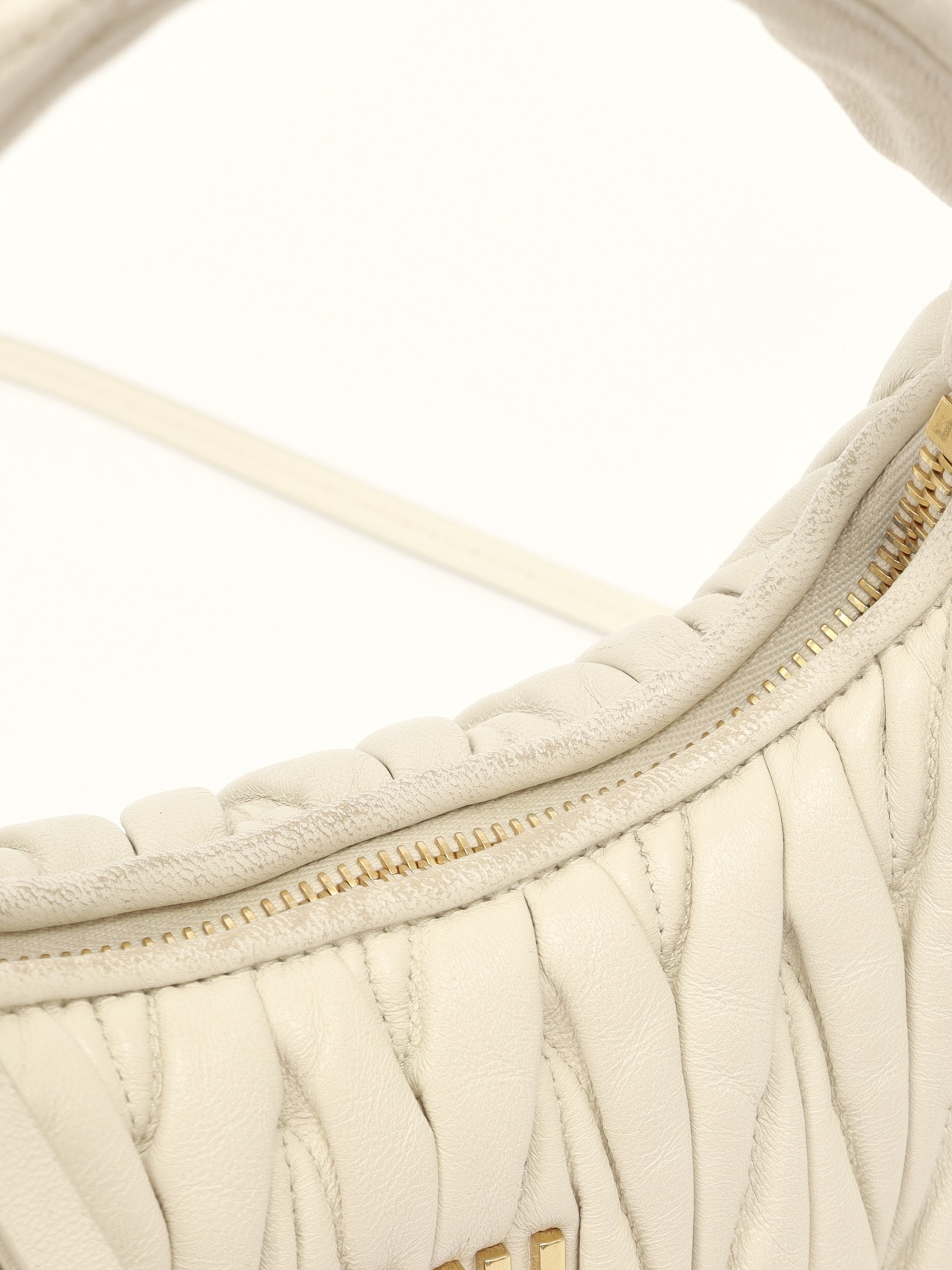 Miu Miu Wander 6