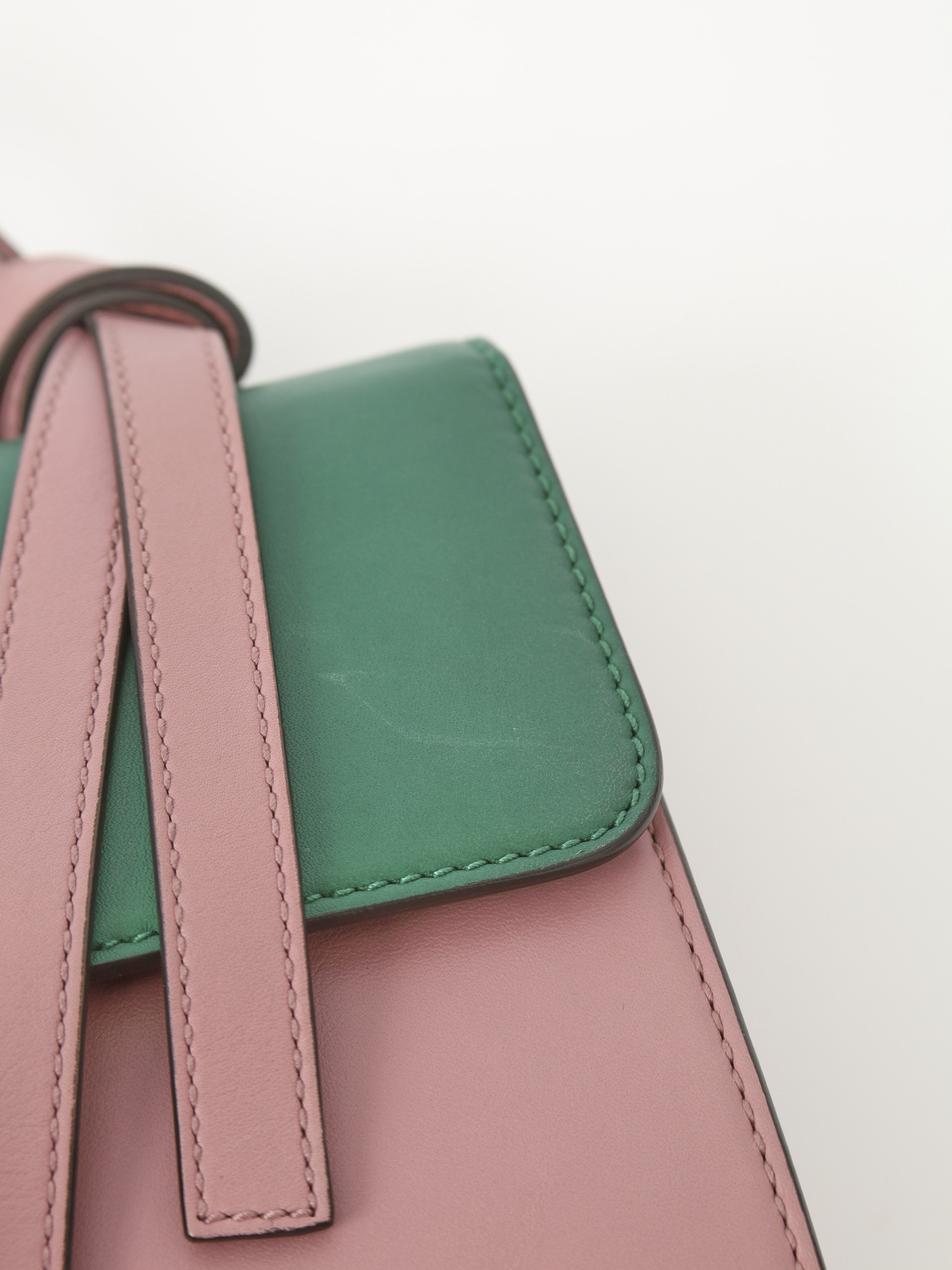 Gucci Leather Bag  10