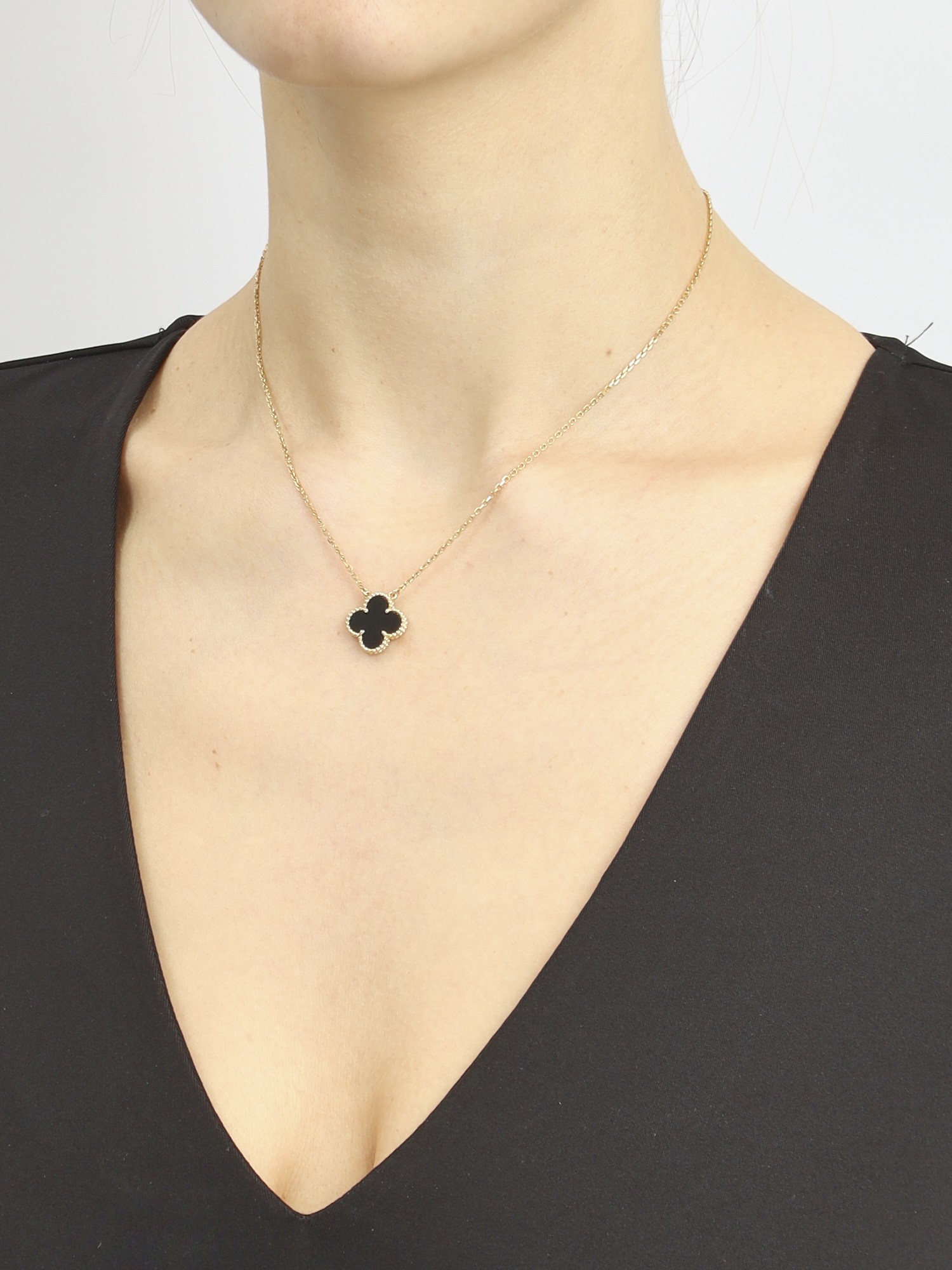 Van Cleef & Arpels Alhambra 1